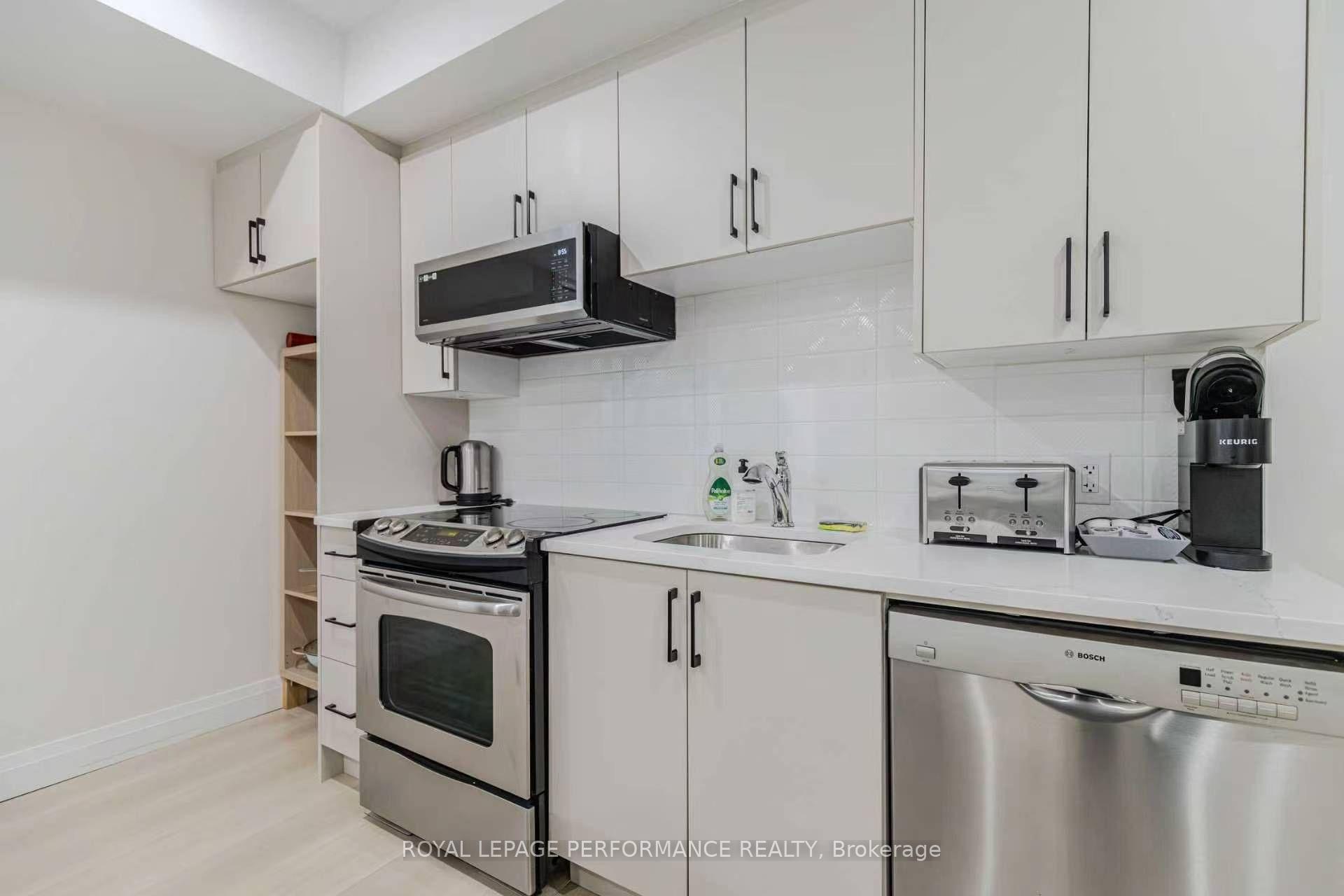 Photo 12 of Unit Unit B, 819 Aaron Avenue, Ottawa, McKellar Heights/Glabar Park — HOMEH