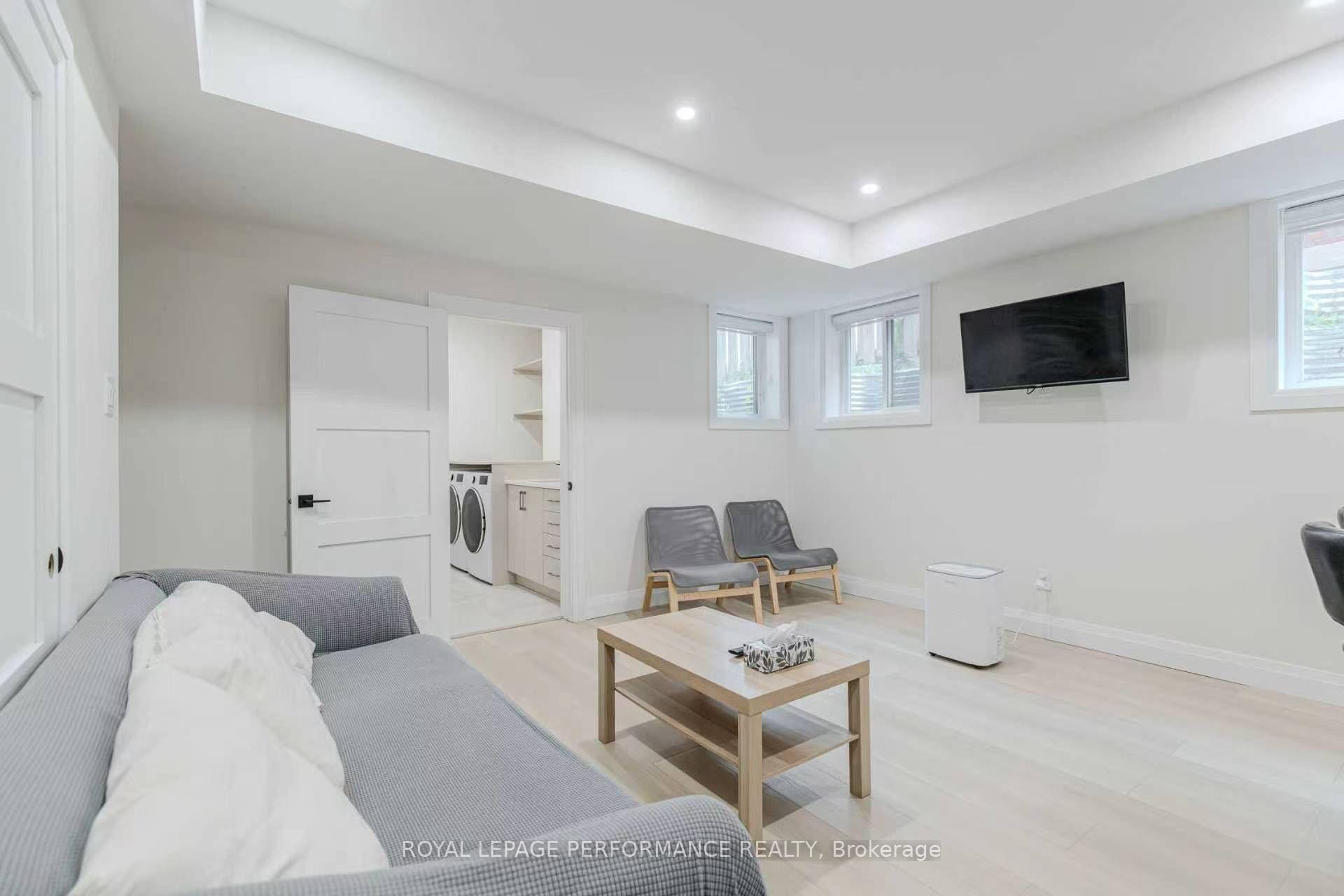 Photo 14 of Unit Unit B, 819 Aaron Avenue, Ottawa, McKellar Heights/Glabar Park — HOMEH