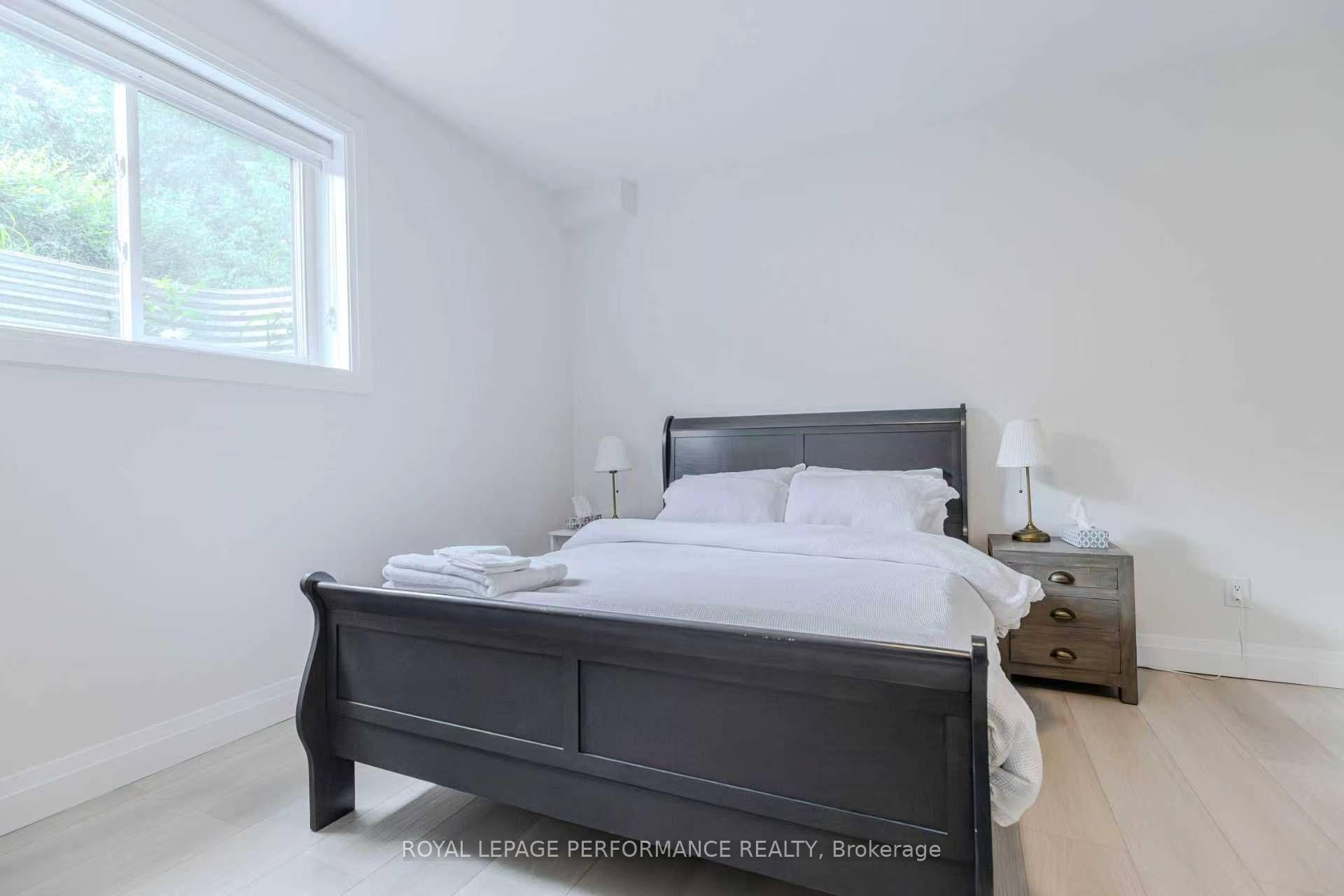 Photo 18 of Unit Unit B, 819 Aaron Avenue, Ottawa, McKellar Heights/Glabar Park — HOMEH