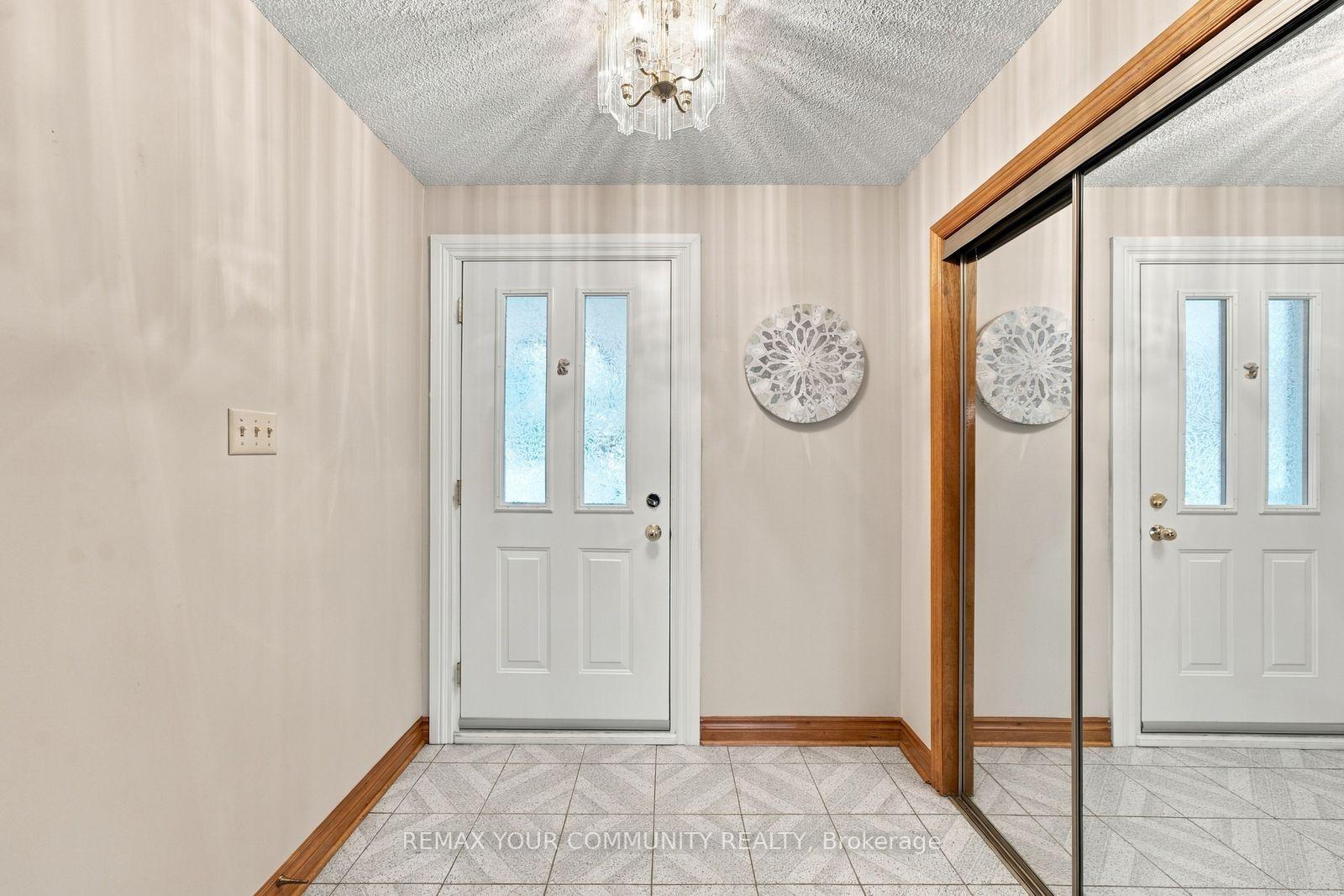 Photo 3 of 49 Trevor Street, Vaughan, East Woodbridge — HOMEH