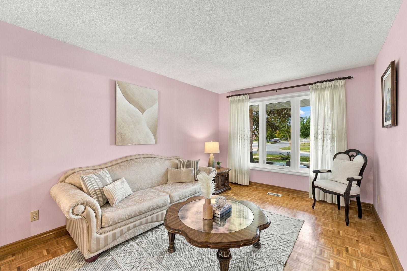 Photo 8 of 49 Trevor Street, Vaughan, East Woodbridge — HOMEH