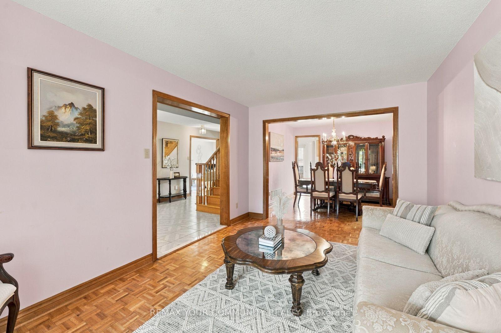 Photo 10 of 49 Trevor Street, Vaughan, East Woodbridge — HOMEH