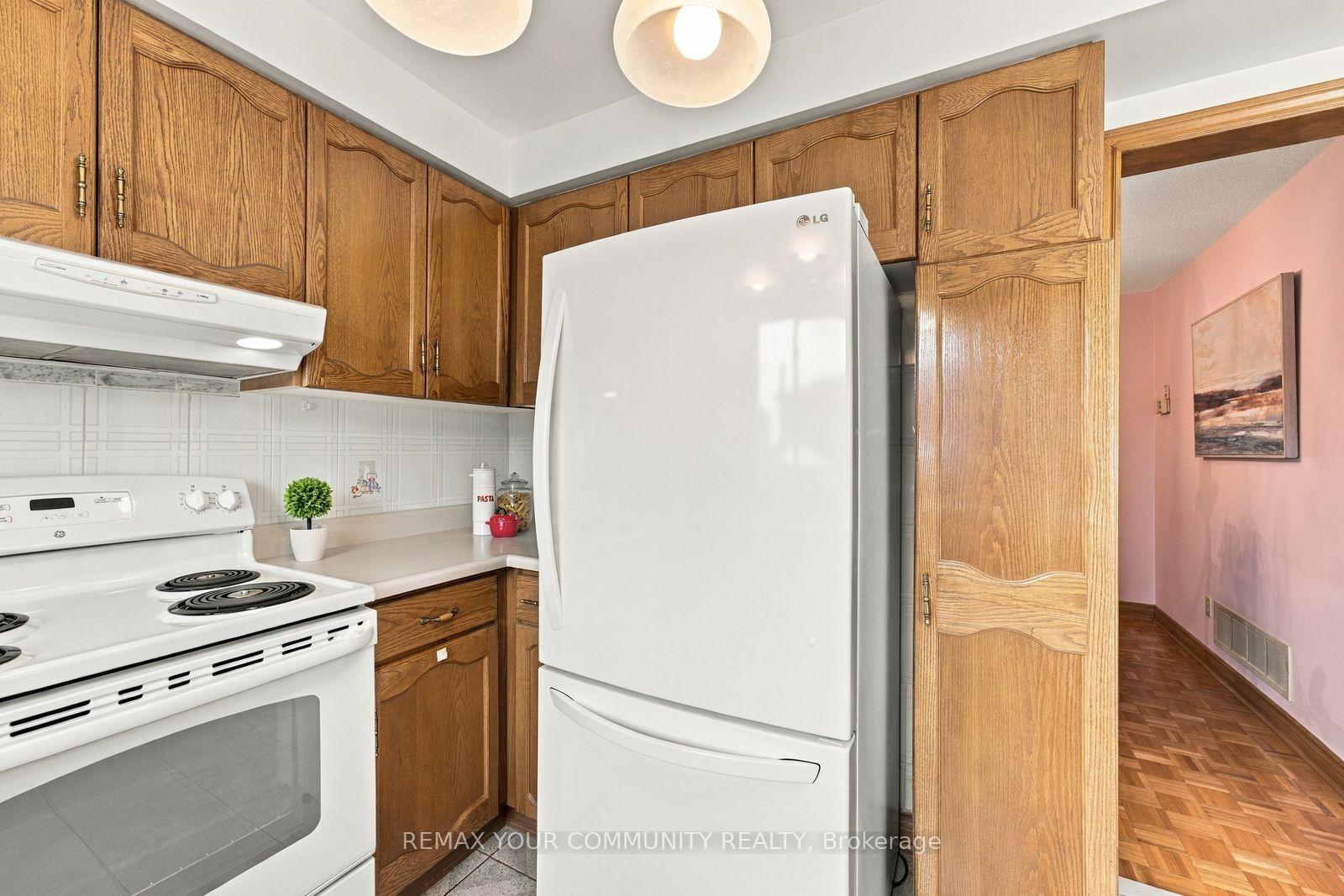 Photo 16 of 49 Trevor Street, Vaughan, East Woodbridge — HOMEH
