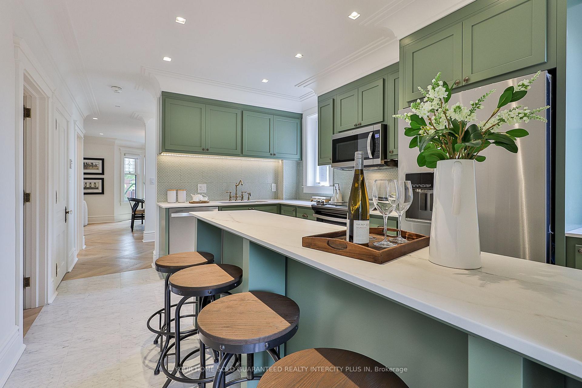 Photo 12 of 262 Roncesvalles Avenue, Toronto, High Park-Swansea — HOMEH