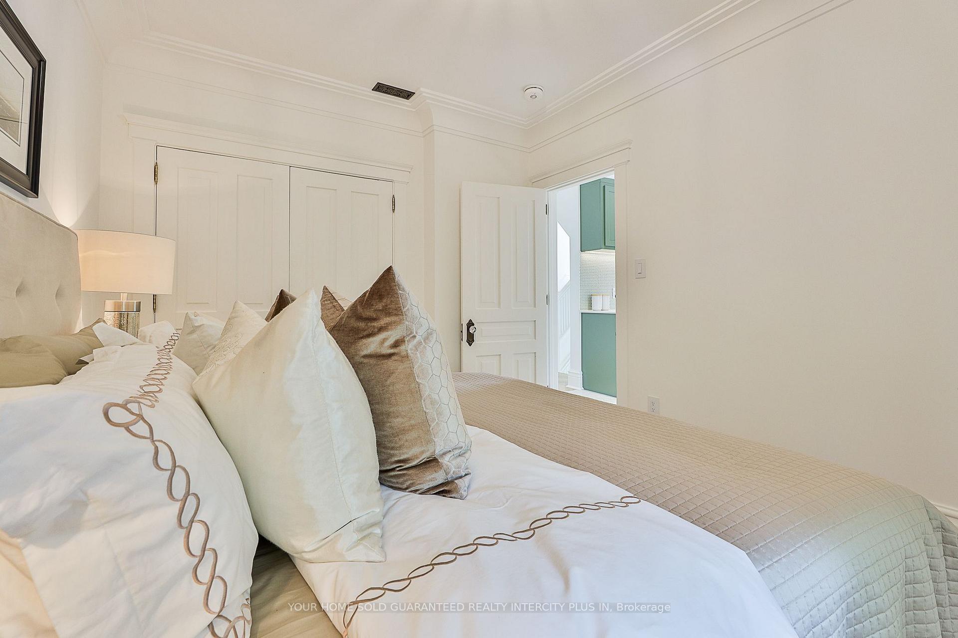 Photo 15 of 262 Roncesvalles Avenue, Toronto, High Park-Swansea — HOMEH