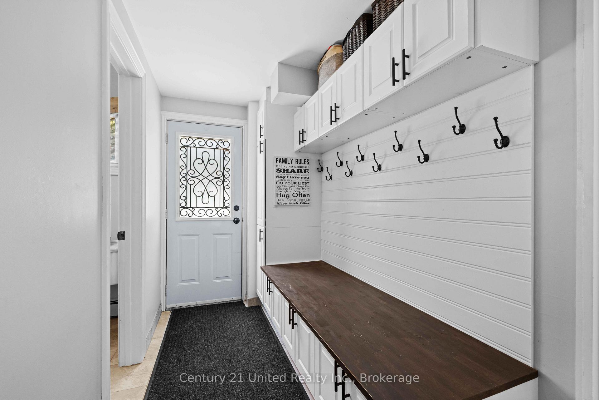Photo 9 of 214 Hillview Drive, Peterborough, Northcrest Ward 5 — HOMEH