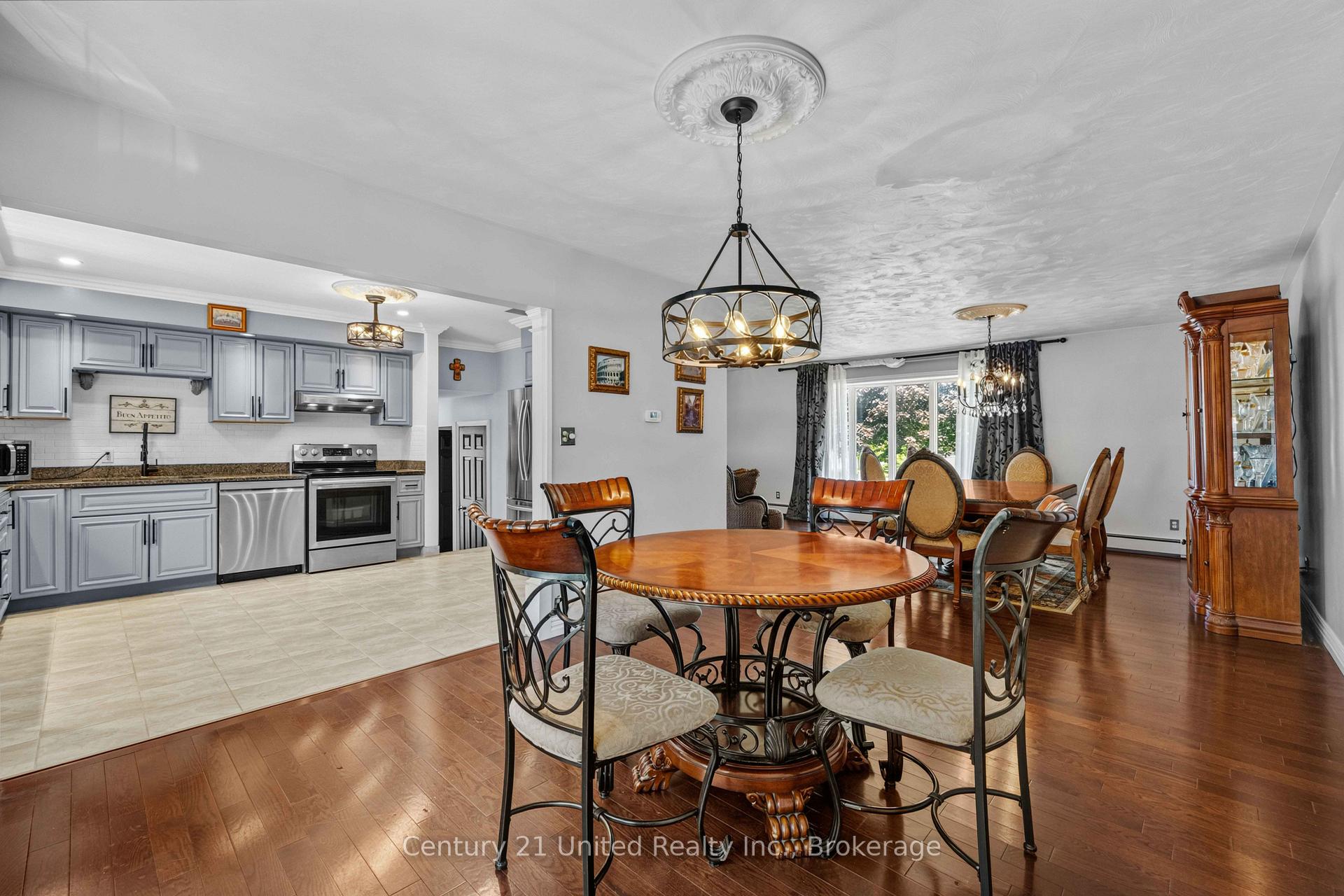 Photo 15 of 214 Hillview Drive, Peterborough, Northcrest Ward 5 — HOMEH