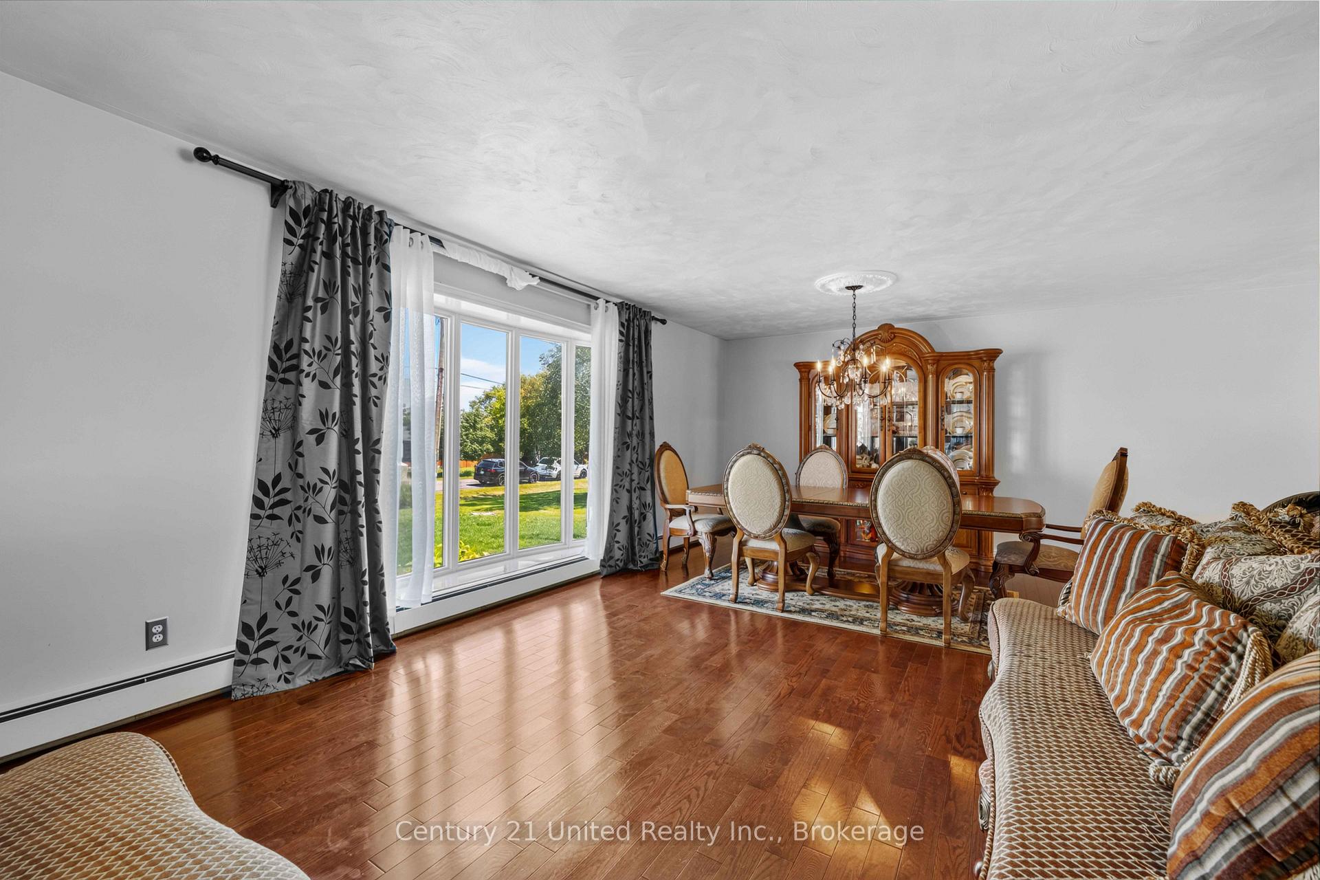 Photo 17 of 214 Hillview Drive, Peterborough, Northcrest Ward 5 — HOMEH