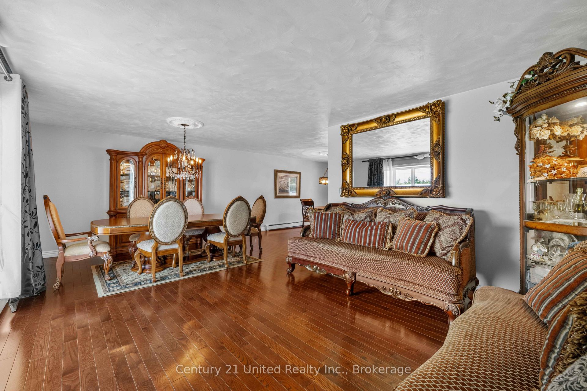 Photo 18 of 214 Hillview Drive, Peterborough, Northcrest Ward 5 — HOMEH