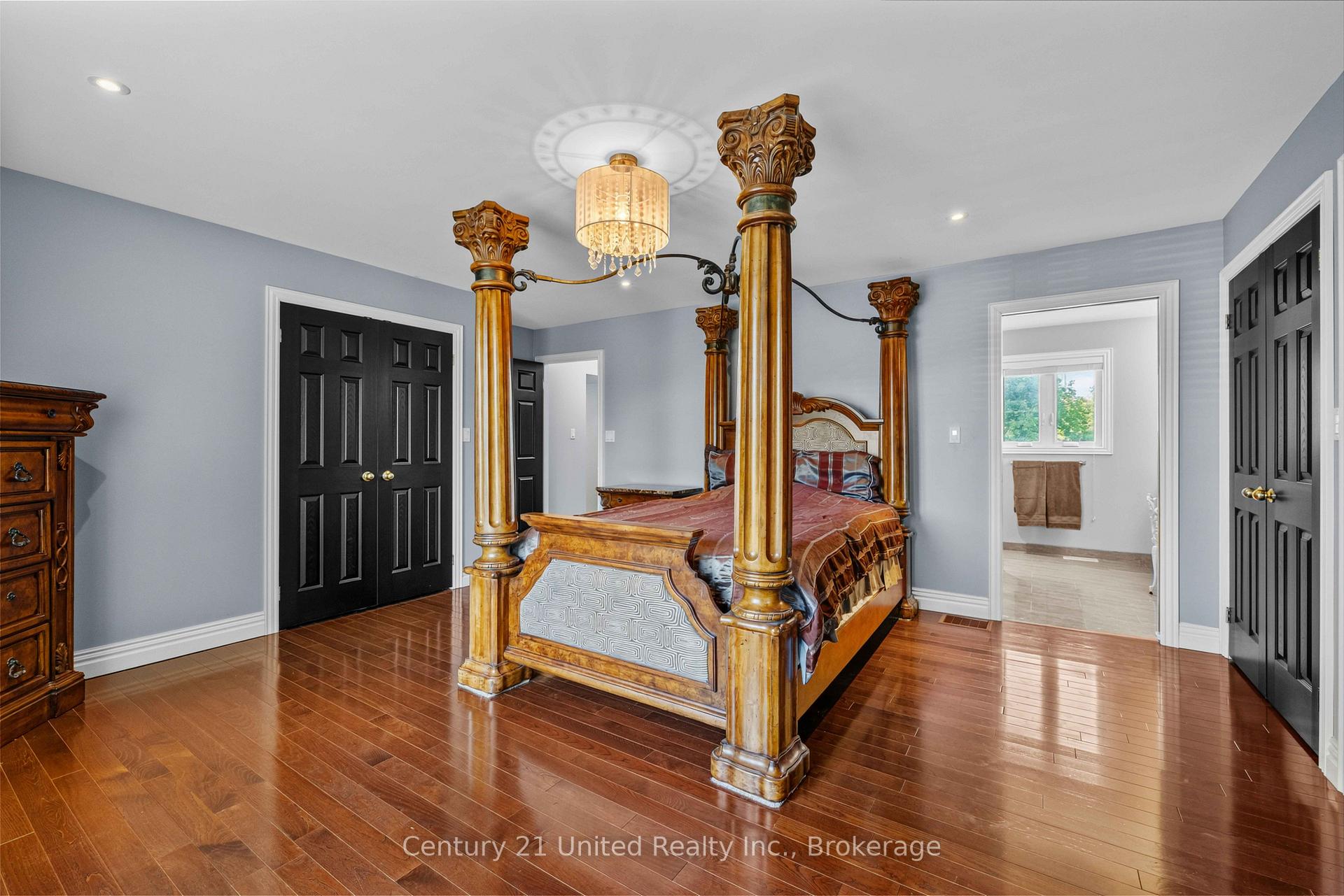 Photo 21 of 214 Hillview Drive, Peterborough, Northcrest Ward 5 — HOMEH