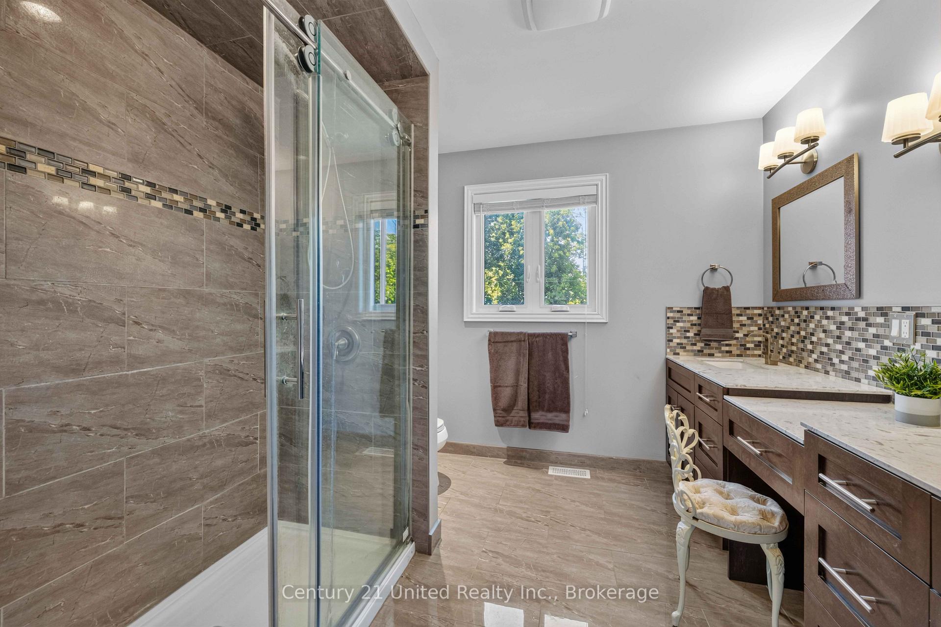 Photo 23 of 214 Hillview Drive, Peterborough, Northcrest Ward 5 — HOMEH