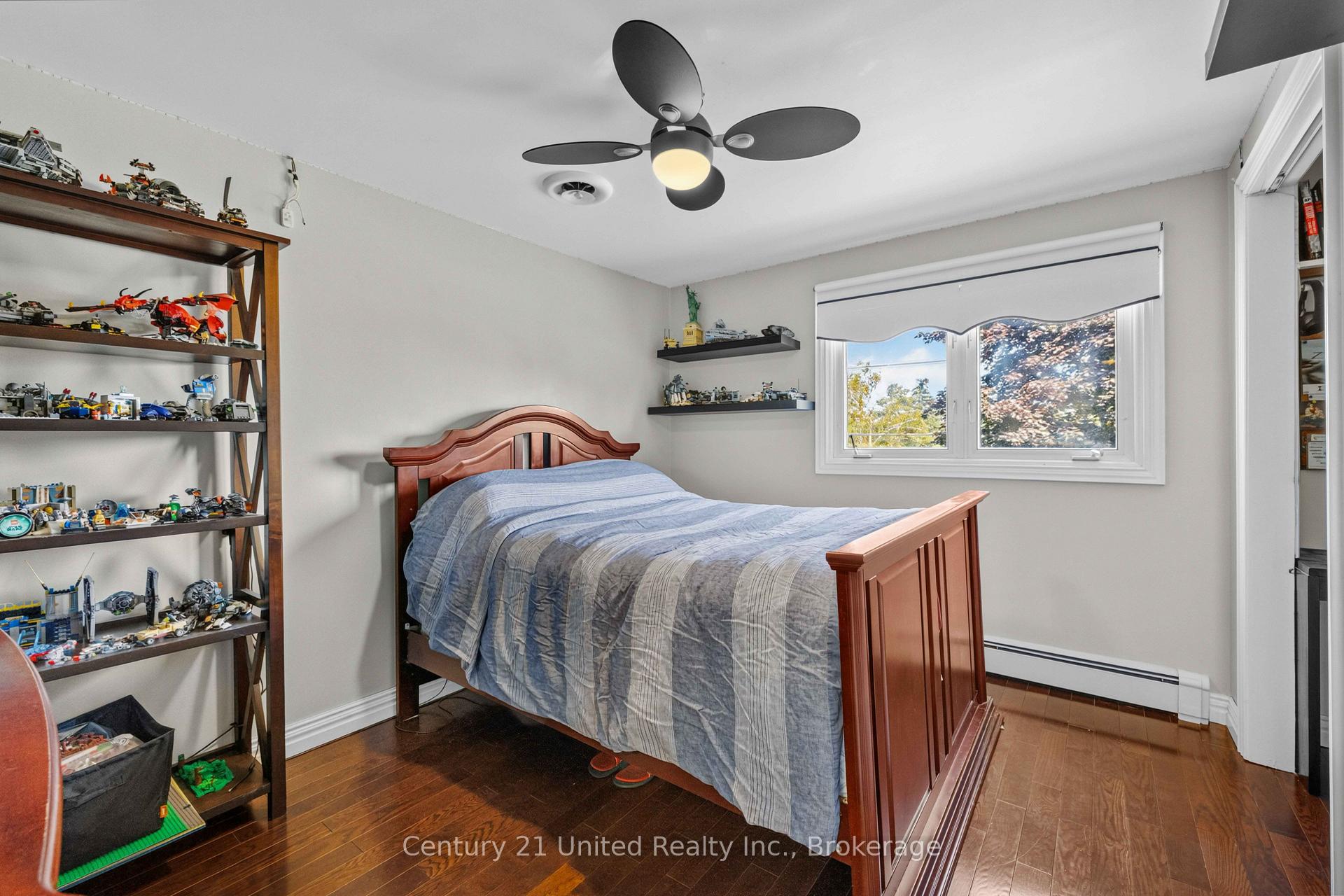 Photo 25 of 214 Hillview Drive, Peterborough, Northcrest Ward 5 — HOMEH