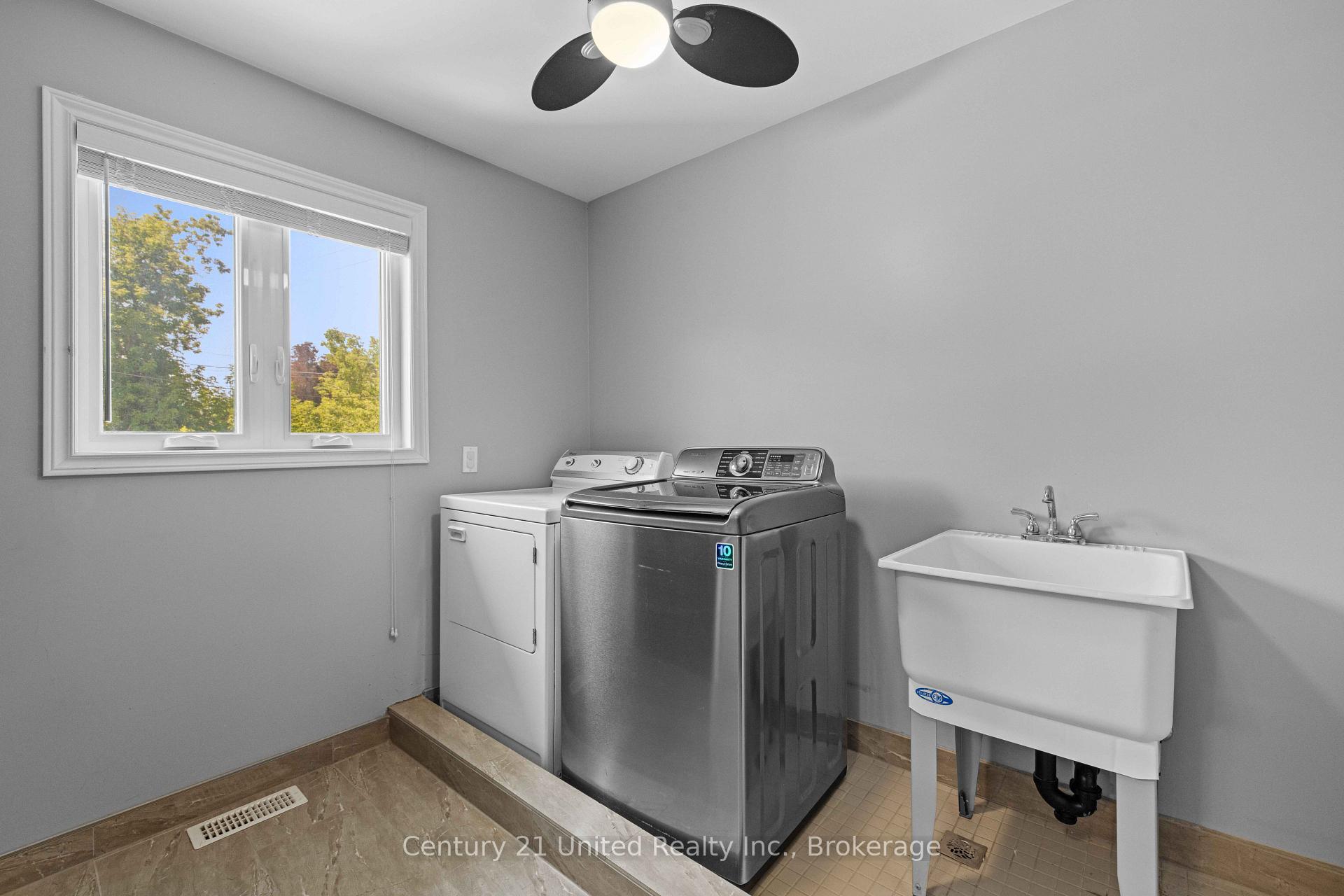 Photo 27 of 214 Hillview Drive, Peterborough, Northcrest Ward 5 — HOMEH