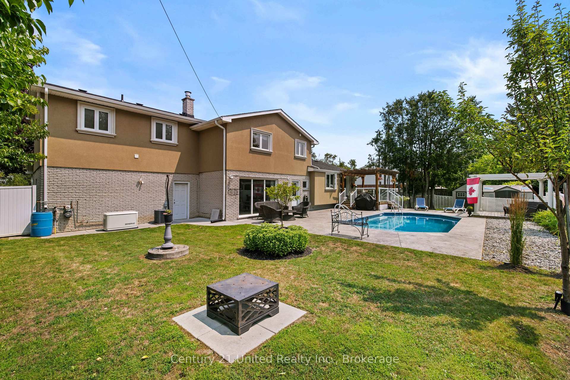 Photo 35 of 214 Hillview Drive, Peterborough, Northcrest Ward 5 — HOMEH