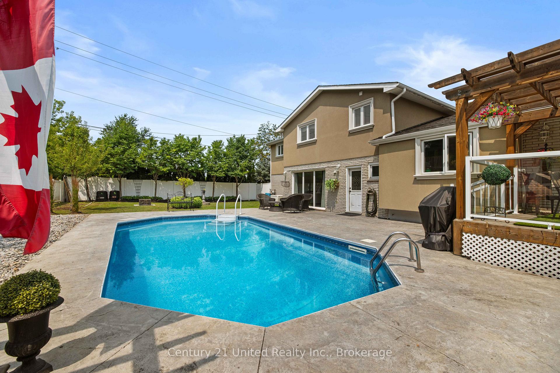 Photo 38 of 214 Hillview Drive, Peterborough, Northcrest Ward 5 — HOMEH