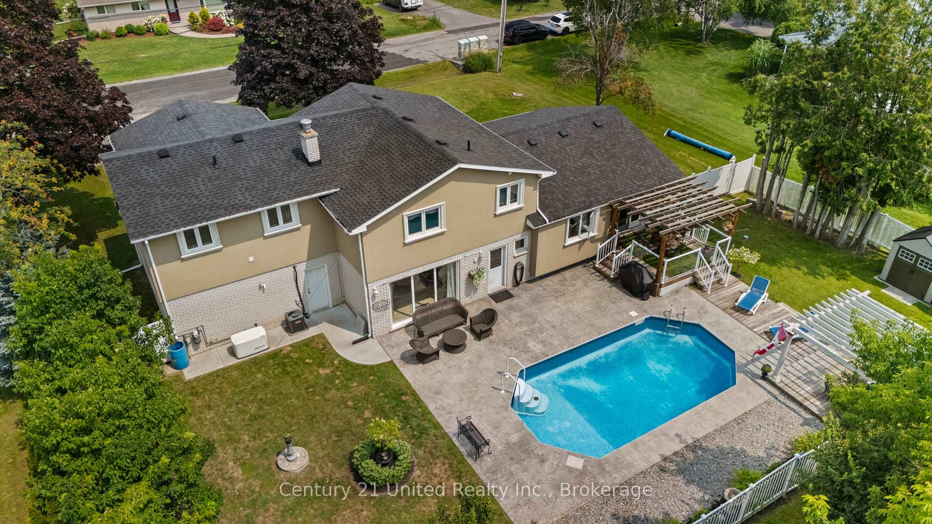 Photo 42 of 214 Hillview Drive, Peterborough, Northcrest Ward 5 — HOMEH