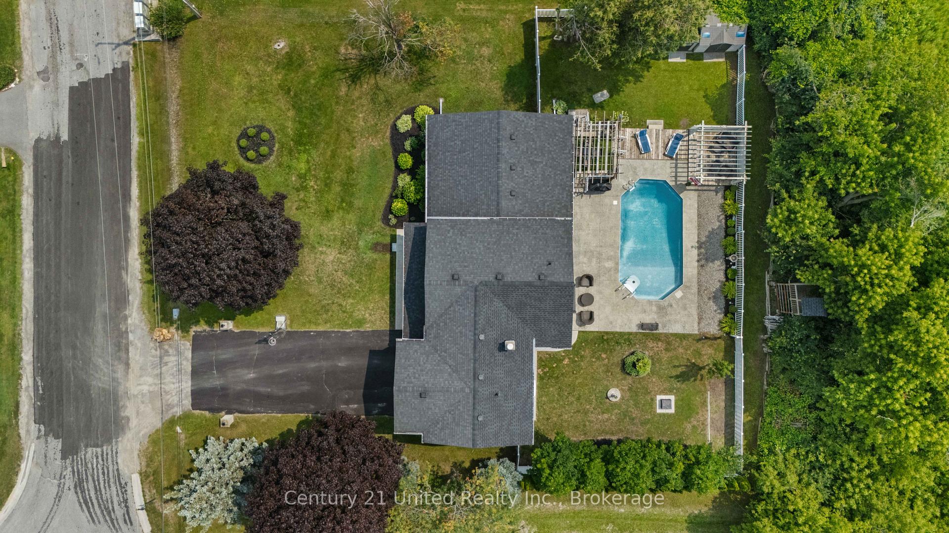 Photo 43 of 214 Hillview Drive, Peterborough, Northcrest Ward 5 — HOMEH