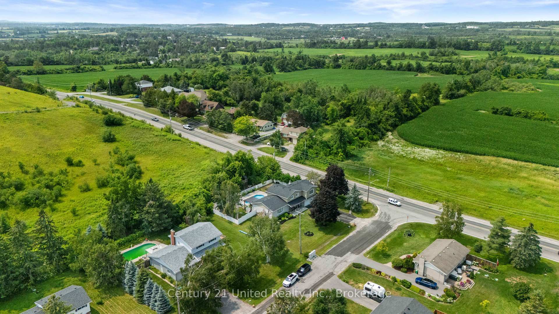 Photo 44 of 214 Hillview Drive, Peterborough, Northcrest Ward 5 — HOMEH