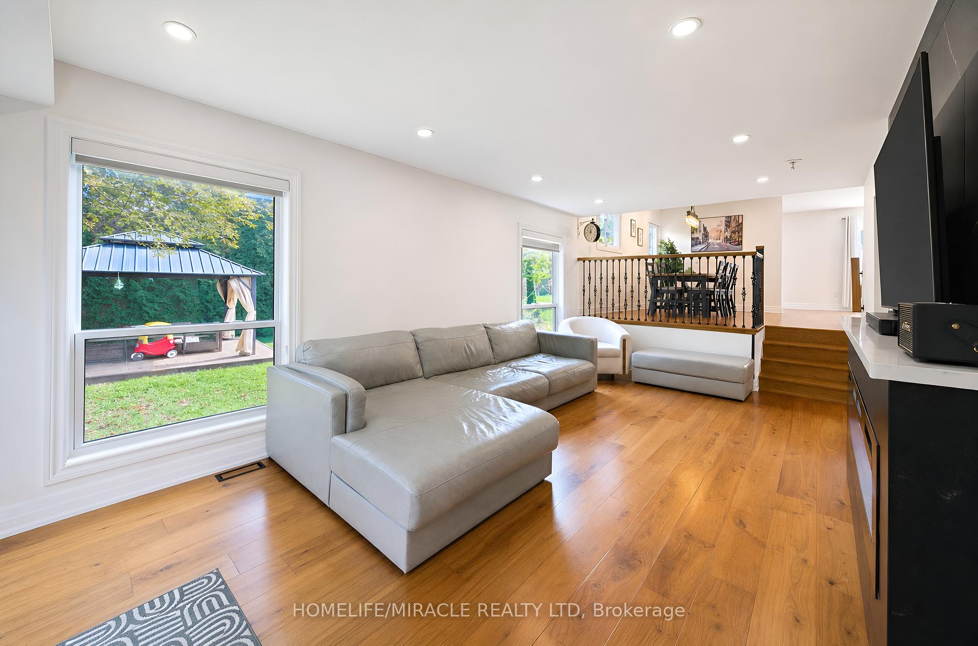 Photo 11 of 29 Holmes Drive, Caledon, Mono Mills — HOMEH