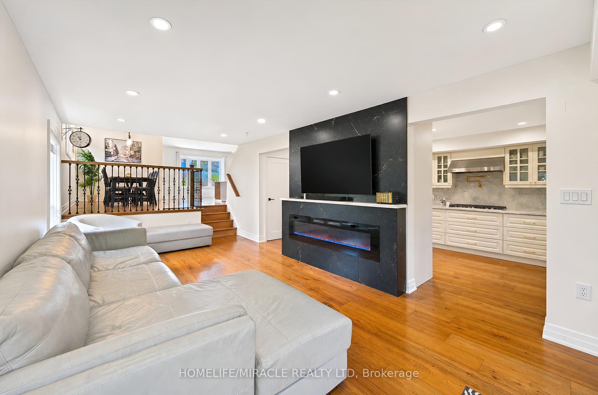Photo 12 of 29 Holmes Drive, Caledon, Mono Mills — HOMEH