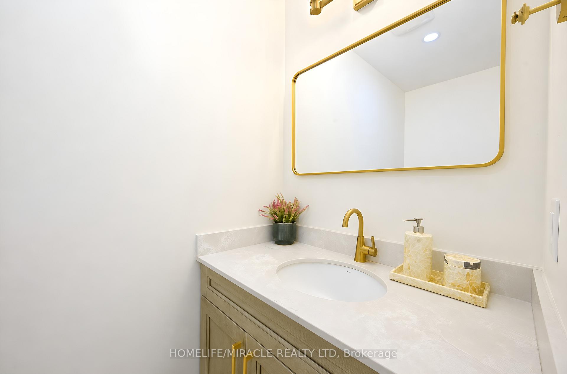 Photo 21 of 29 Holmes Drive, Caledon, Mono Mills — HOMEH