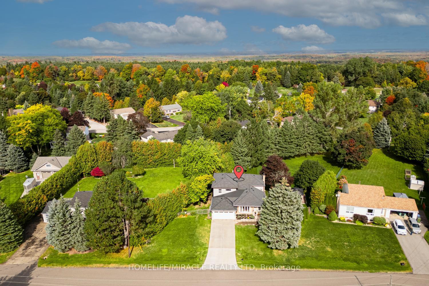 Photo 2 of 29 Holmes Drive, Caledon, Mono Mills — HOMEH