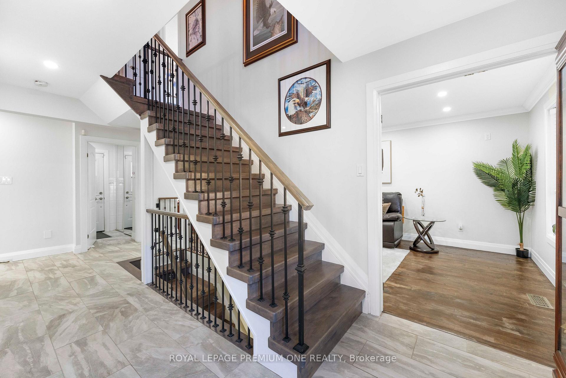 Photo 7 of 25 Sir Lancelot Court, Caledon, Bolton East — HOMEH