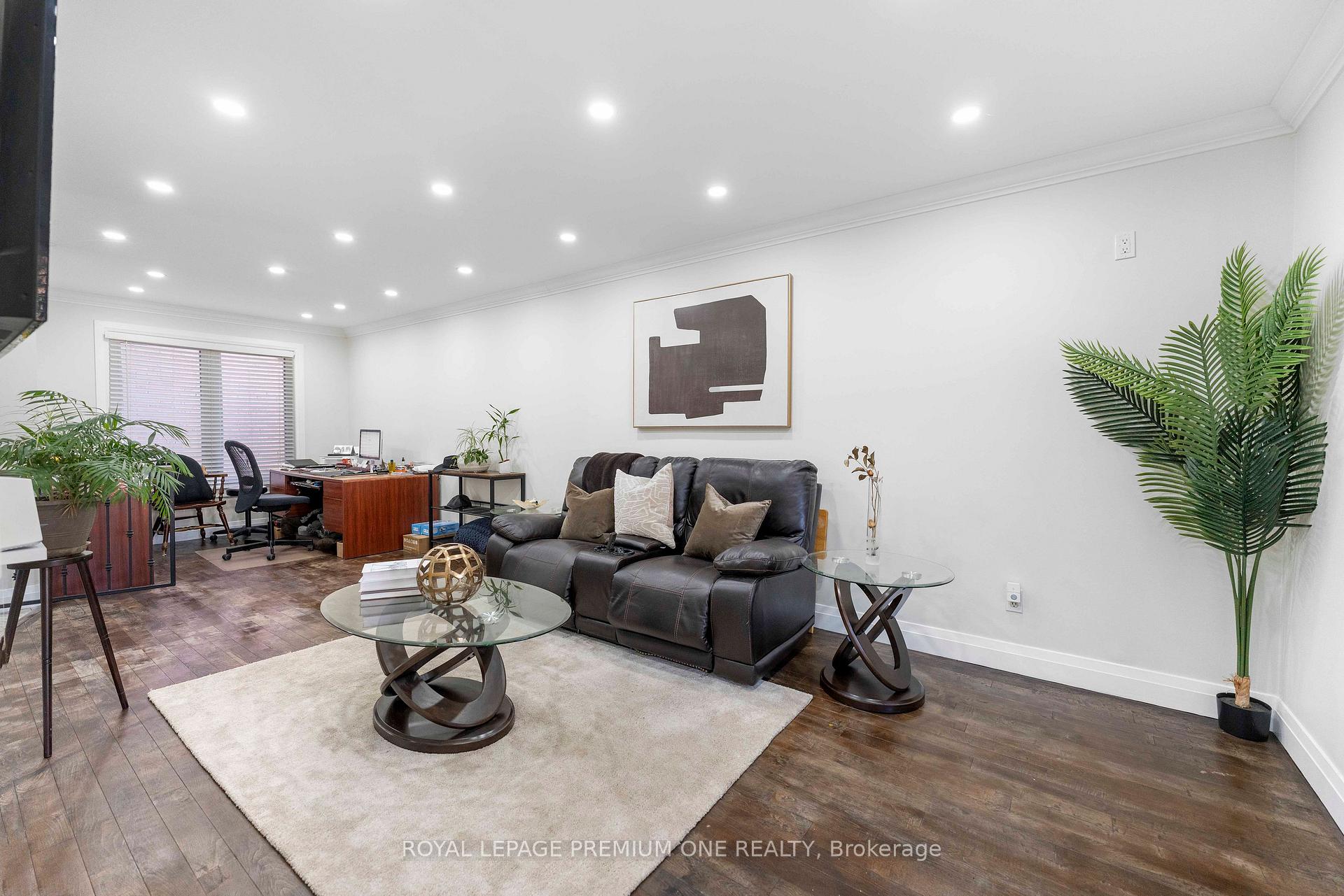 Photo 11 of 25 Sir Lancelot Court, Caledon, Bolton East — HOMEH