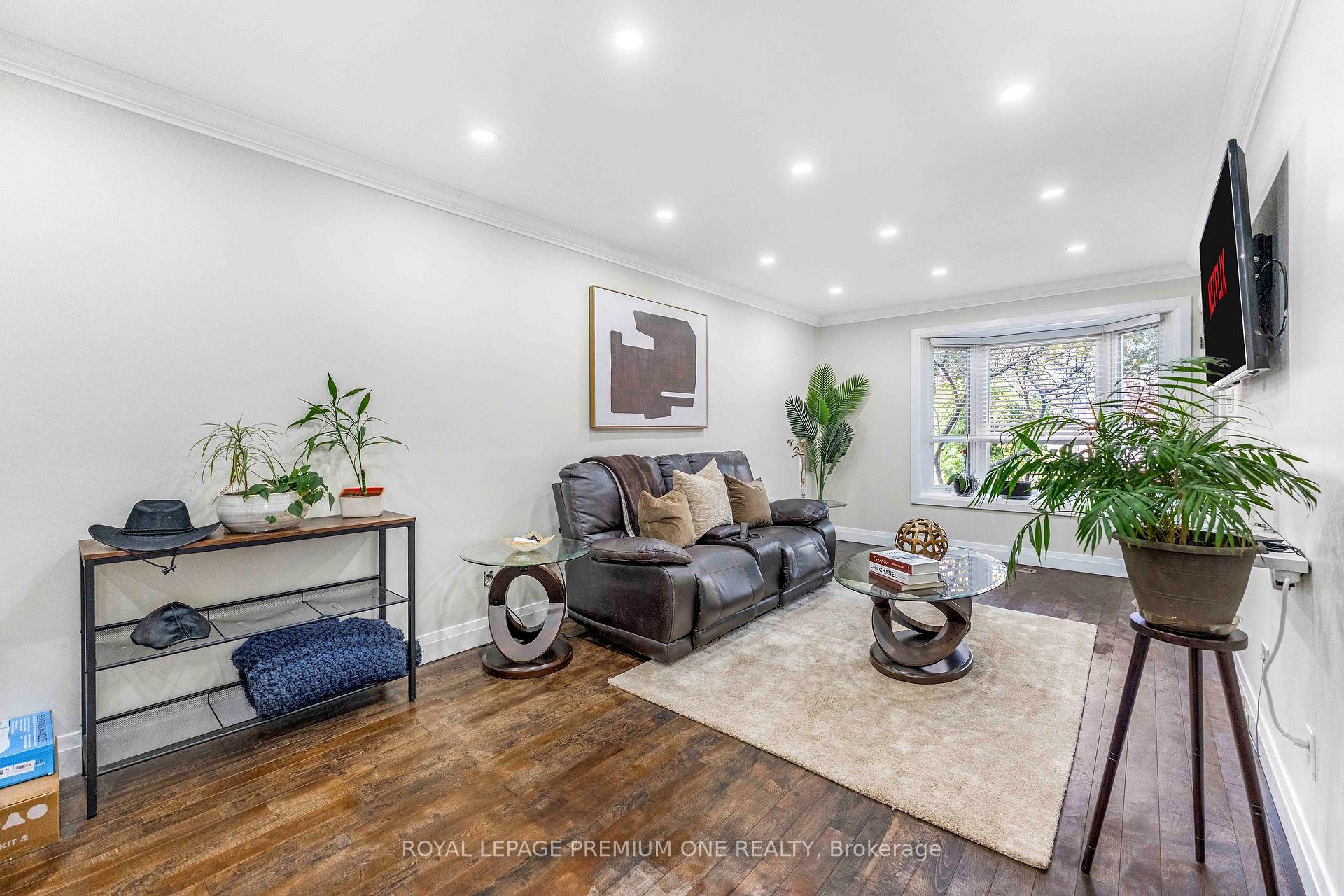 Photo 13 of 25 Sir Lancelot Court, Caledon, Bolton East — HOMEH