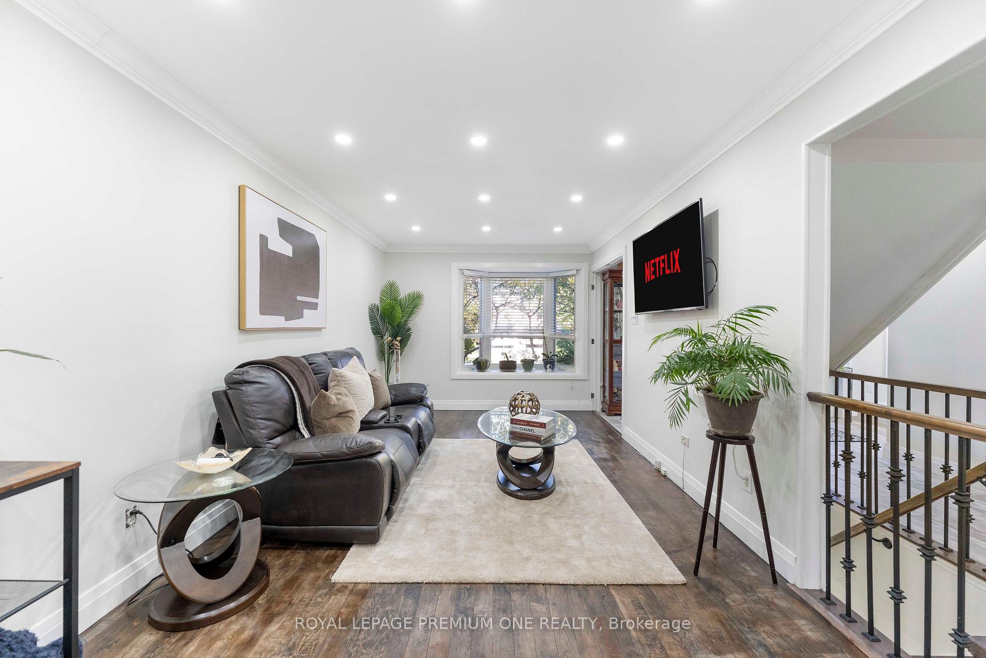 Photo 15 of 25 Sir Lancelot Court, Caledon, Bolton East — HOMEH
