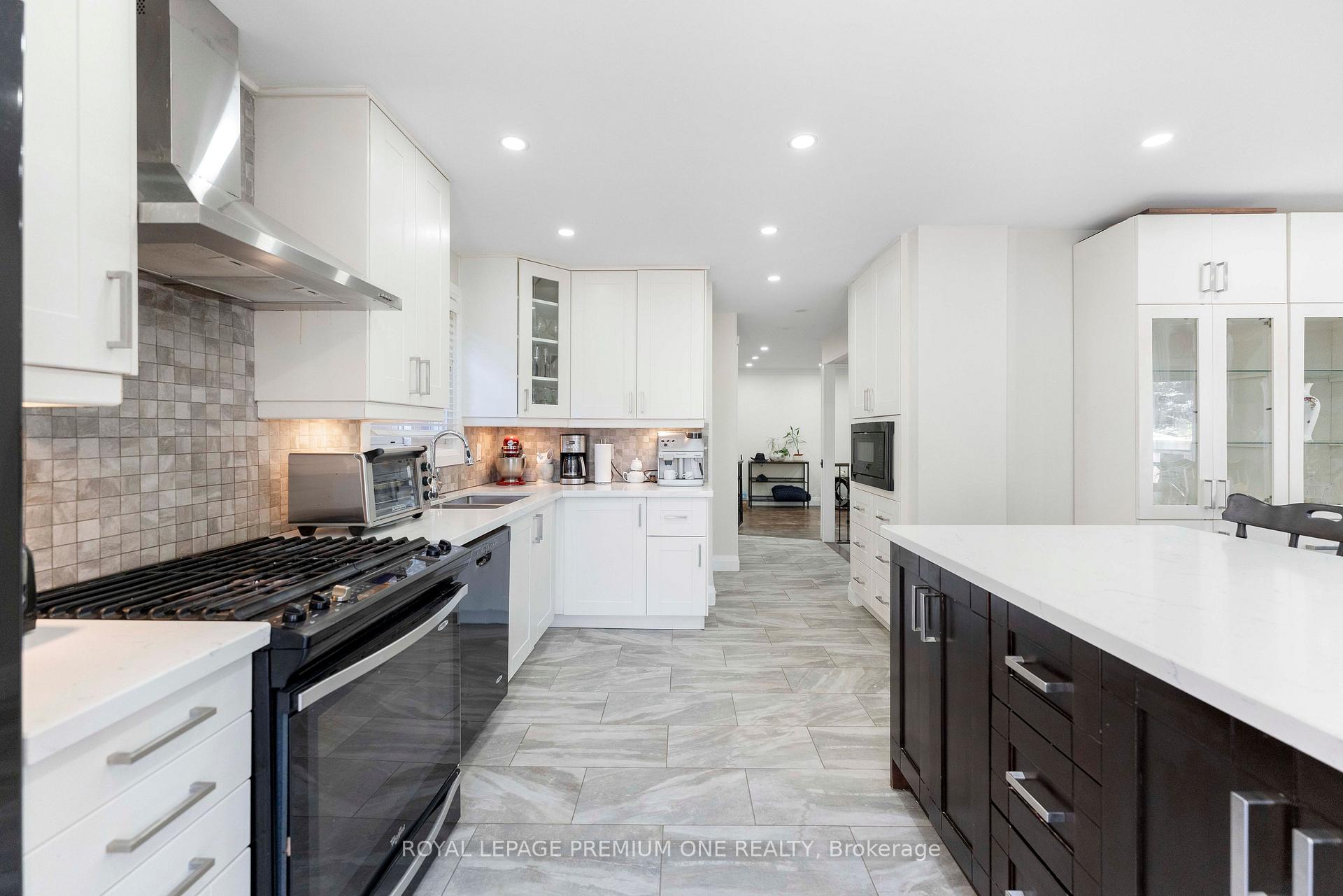 Photo 19 of 25 Sir Lancelot Court, Caledon, Bolton East — HOMEH