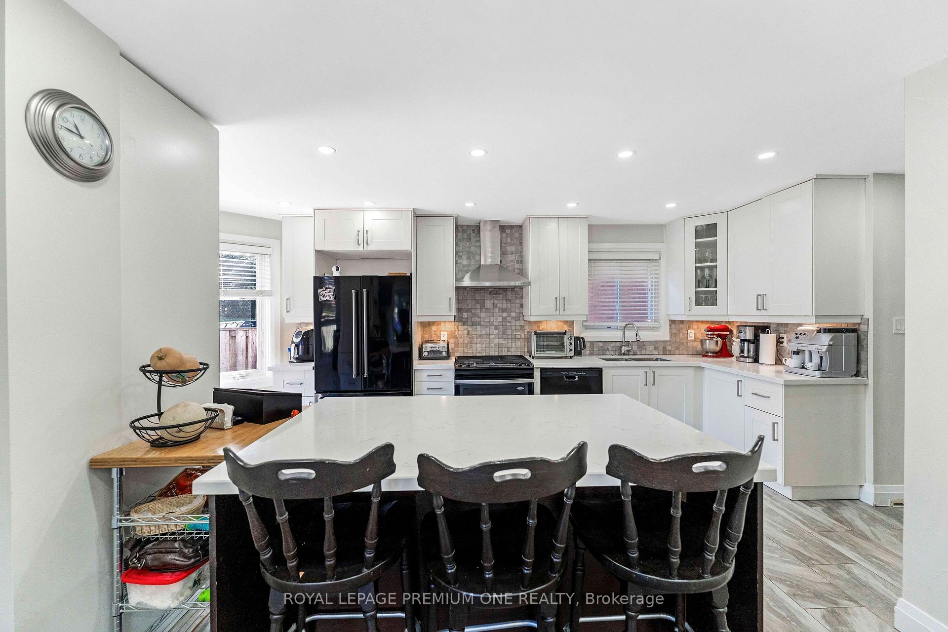 Photo 27 of 25 Sir Lancelot Court, Caledon, Bolton East — HOMEH