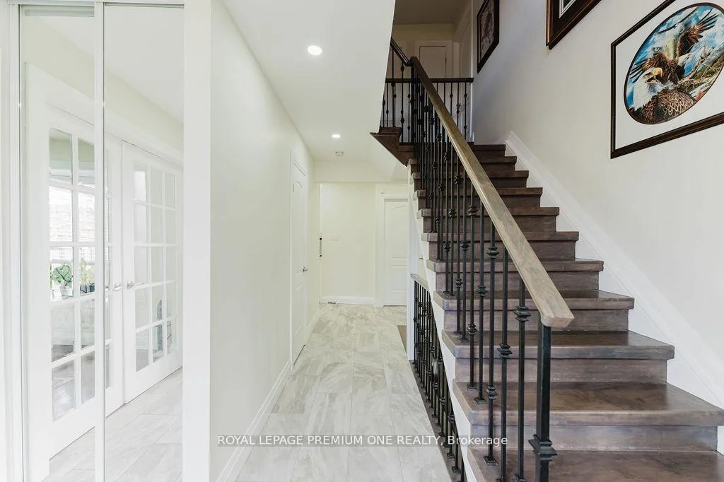 Photo 6 of 25 Sir Lancelot Court, Caledon, Bolton East — HOMEH