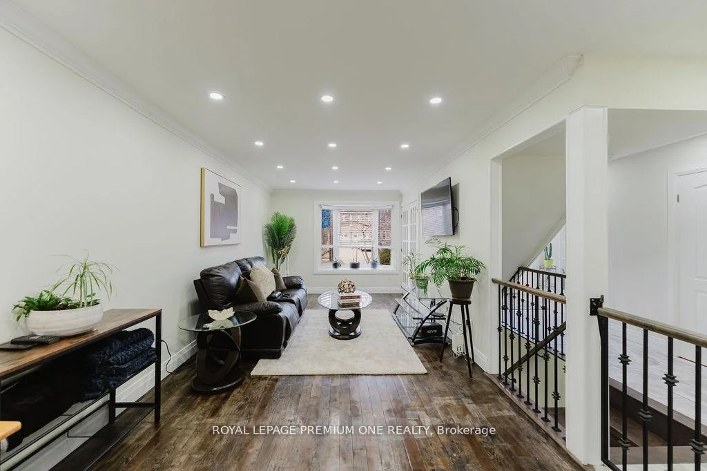 Photo 12 of 25 Sir Lancelot Court, Caledon, Bolton East — HOMEH