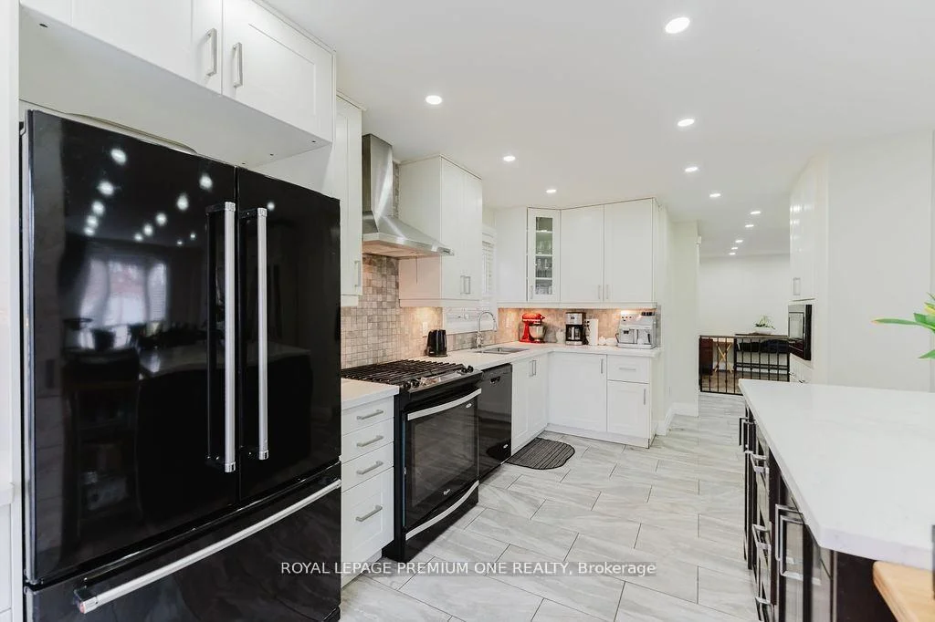 Photo 18 of 25 Sir Lancelot Court, Caledon, Bolton East — HOMEH