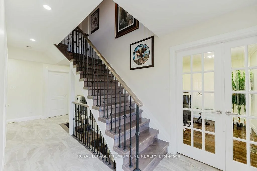 Photo 39 of 25 Sir Lancelot Court, Caledon, Bolton East — HOMEH