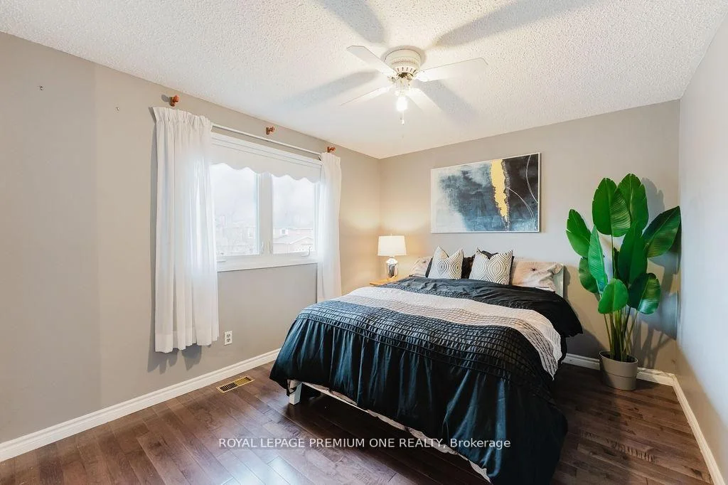 Photo 63 of 25 Sir Lancelot Court, Caledon, Bolton East — HOMEH