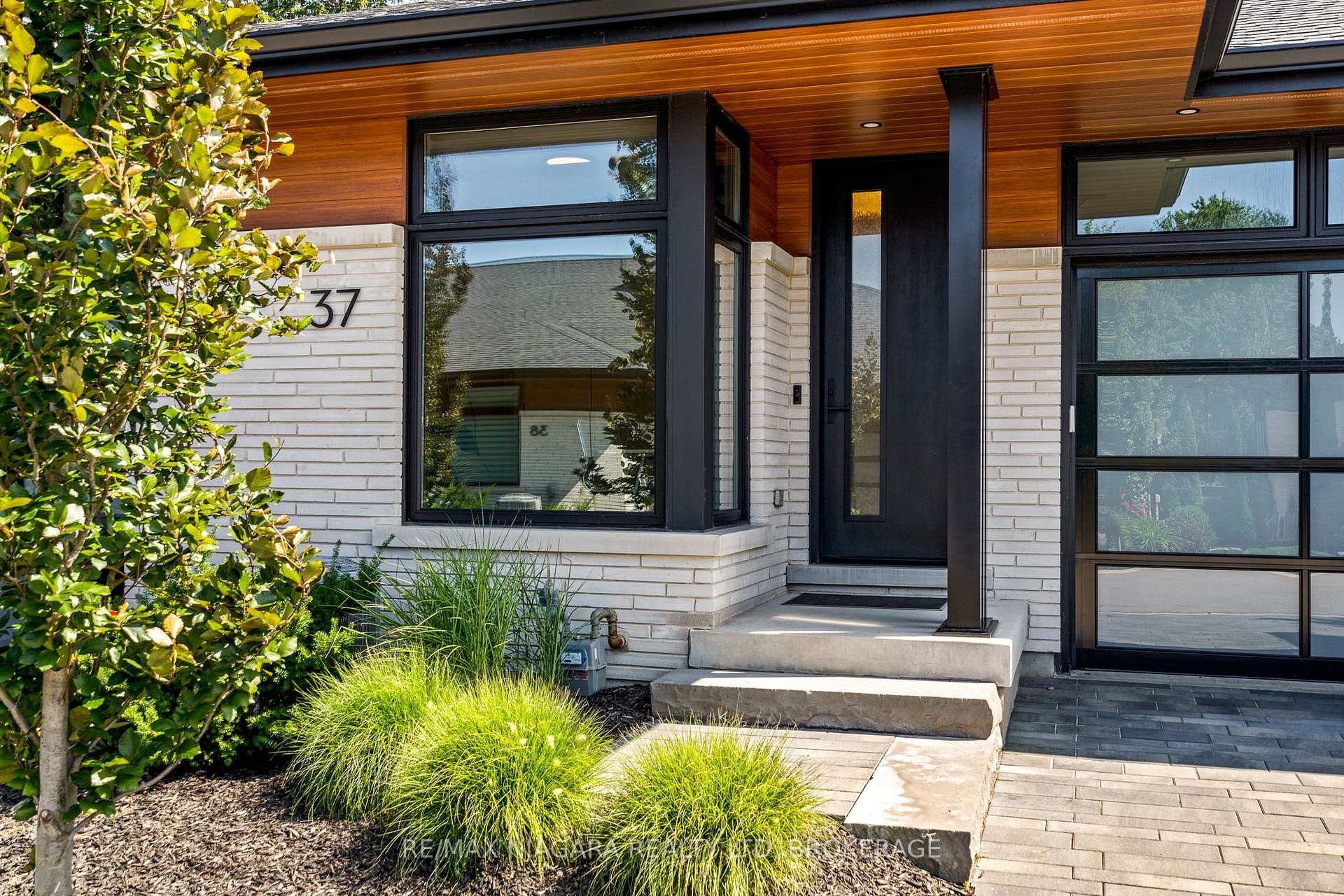 Photo 2 of 37 Peach Tree Common, St. Catharines, Lakeshore — HOMEH