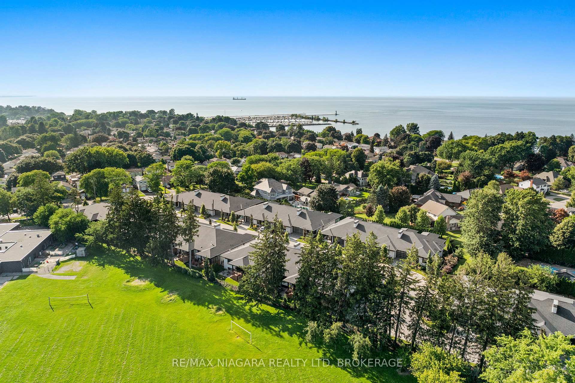 Photo 8 of 37 Peach Tree Common, St. Catharines, Lakeshore — HOMEH