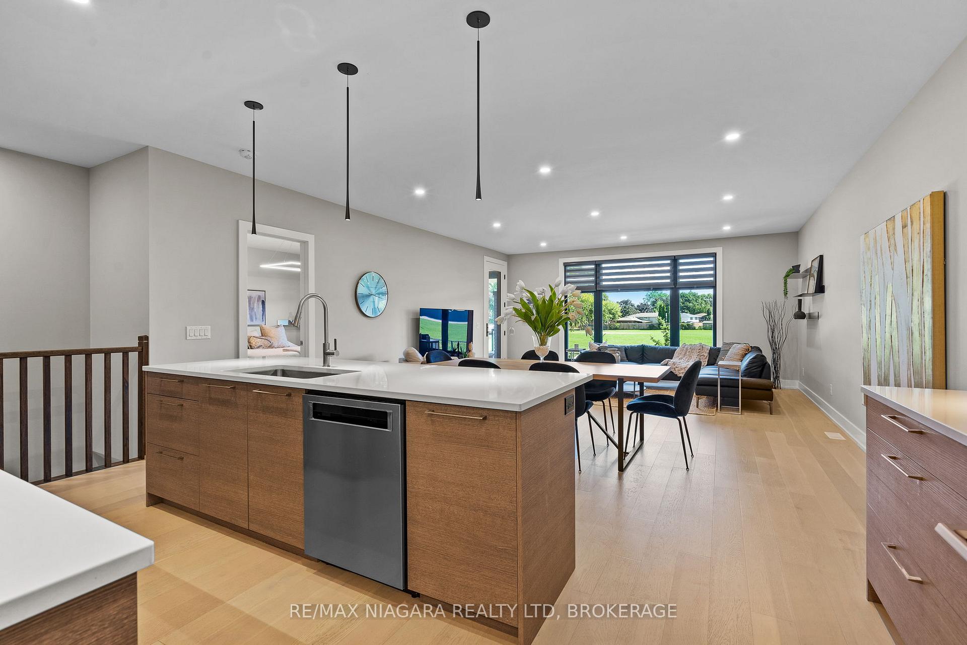 Photo 11 of 37 Peach Tree Common, St. Catharines, Lakeshore — HOMEH