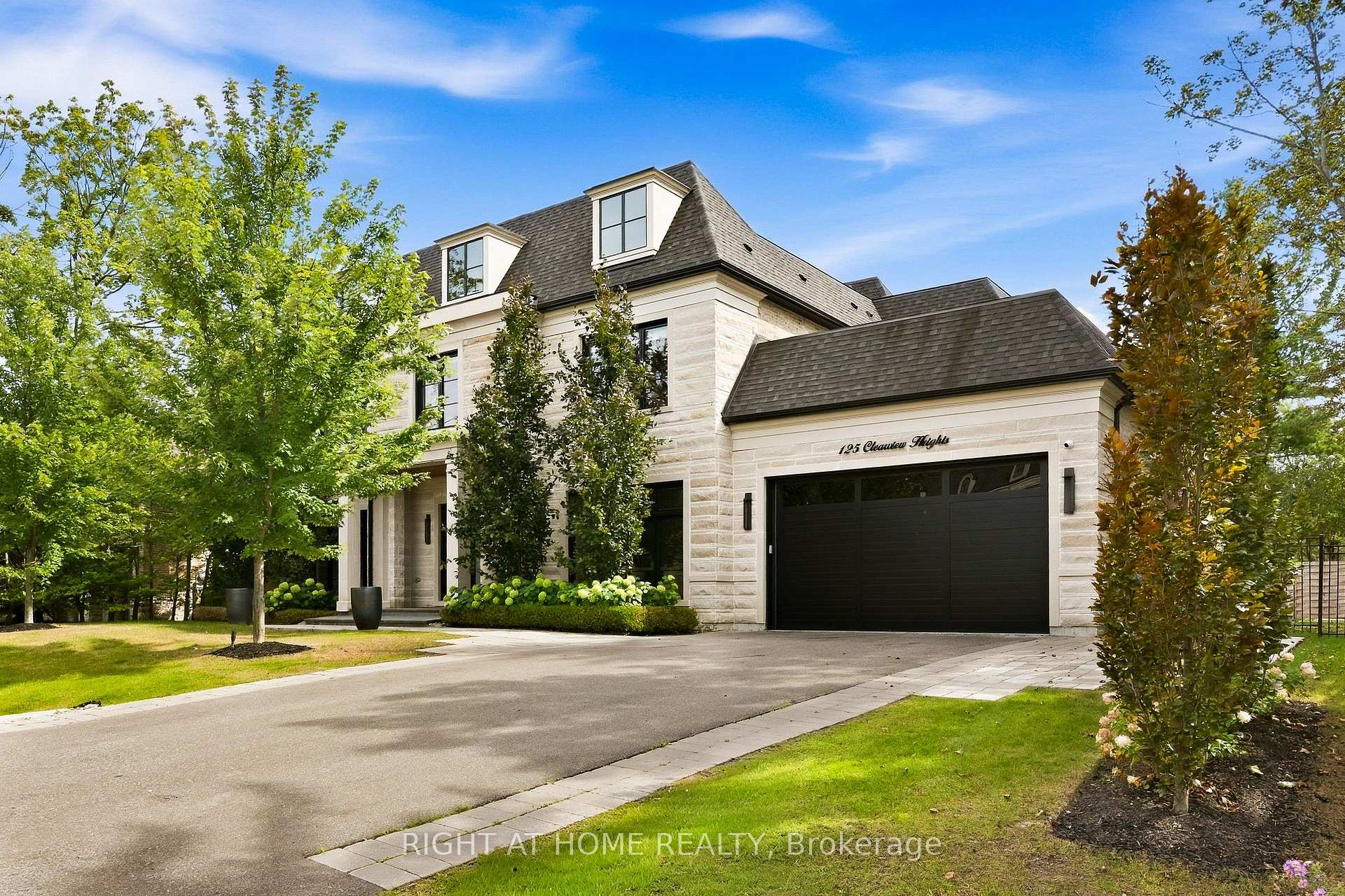Photo 3 of 125 Clearview Heights, King, King City — HOMEH