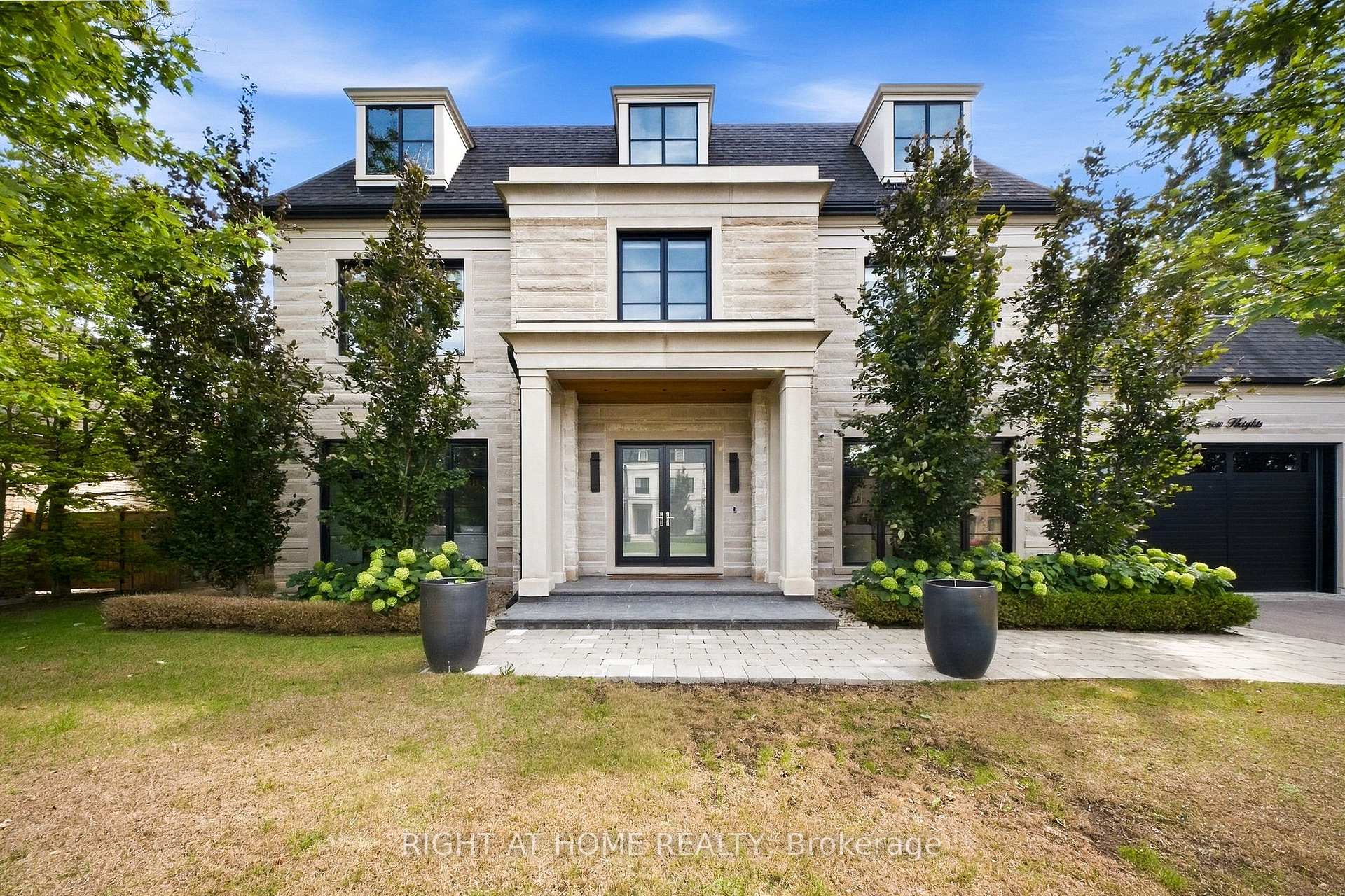 Photo 5 of 125 Clearview Heights, King, King City — HOMEH