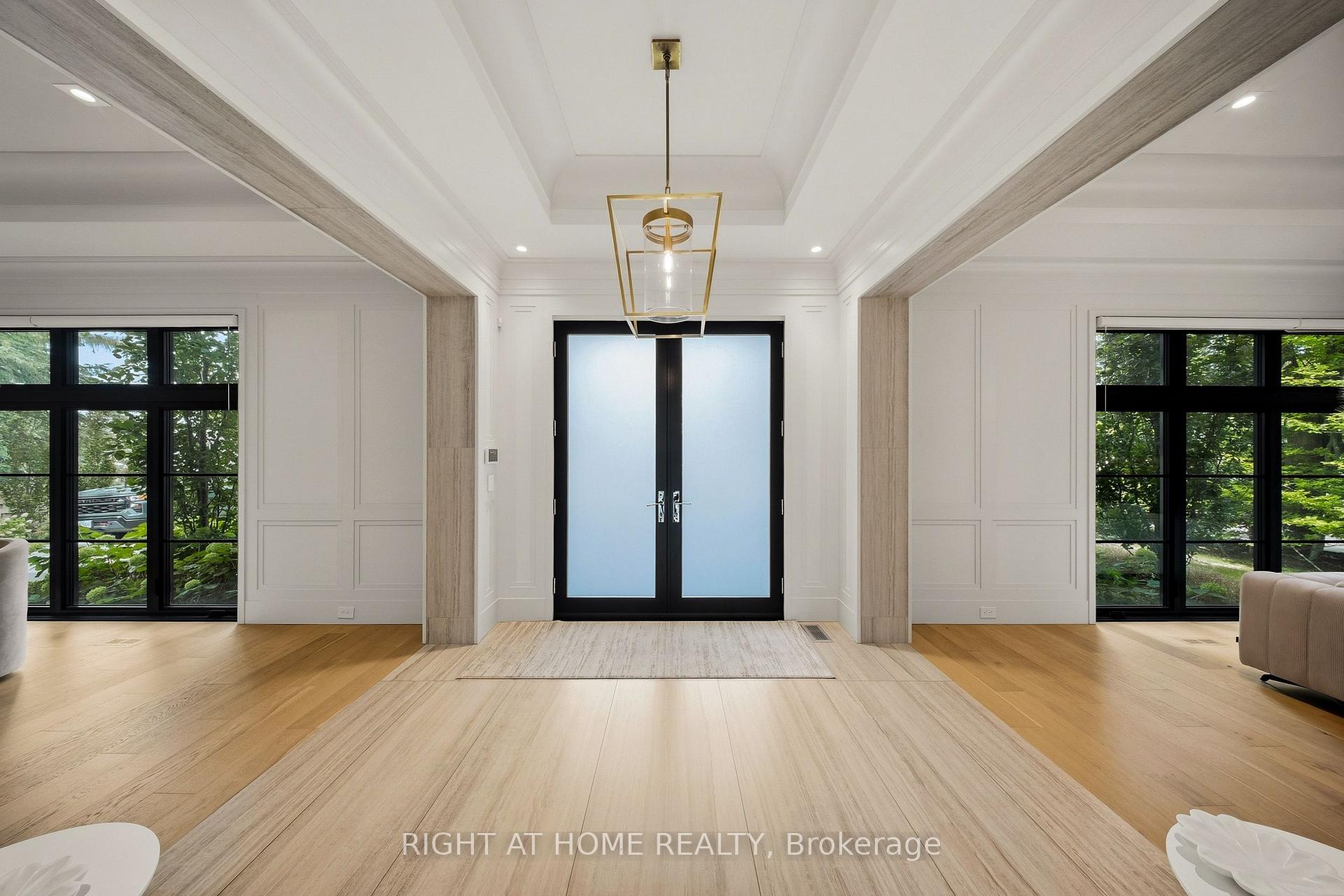 Photo 9 of 125 Clearview Heights, King, King City — HOMEH