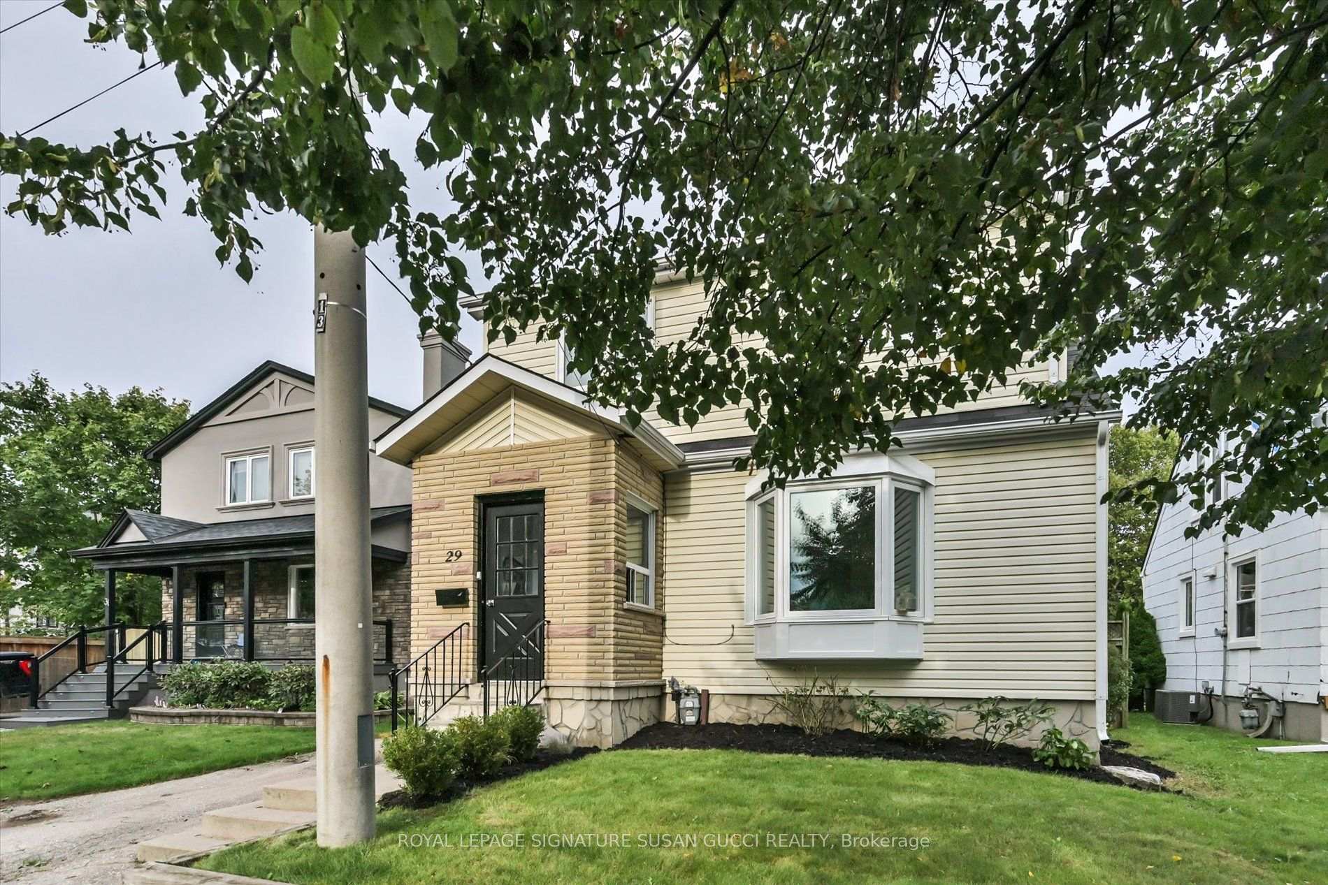 Photo 2 of 29 Topham Road, Toronto, O'Connor-Parkview — HOMEH