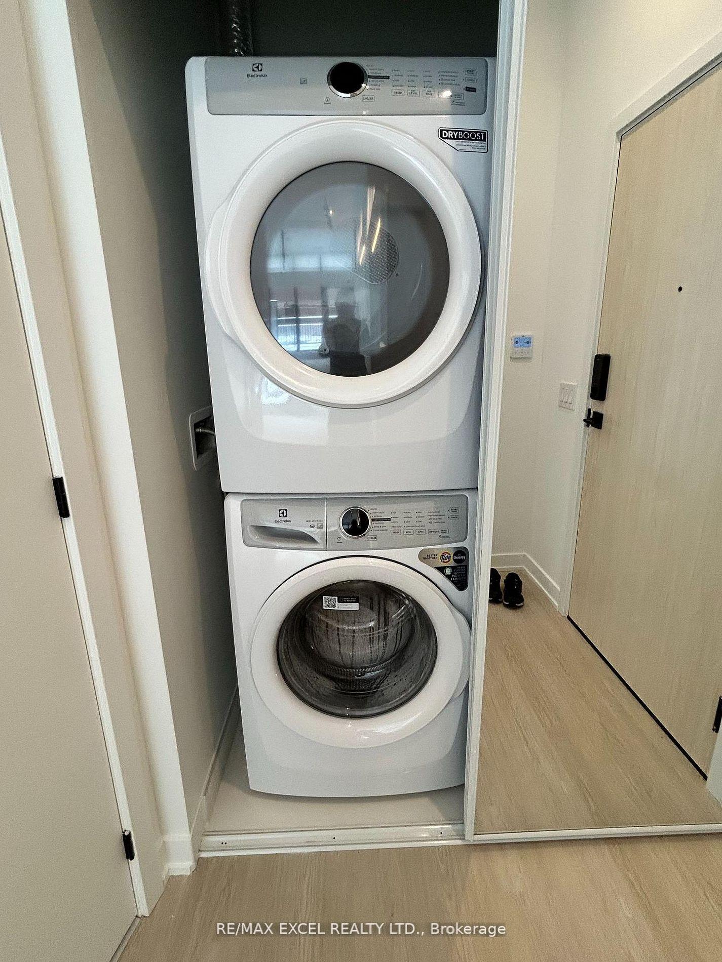 Photo 8 of Unit 109, 699 Sheppard Avenue E, North York, Bayview Village — HOMEH