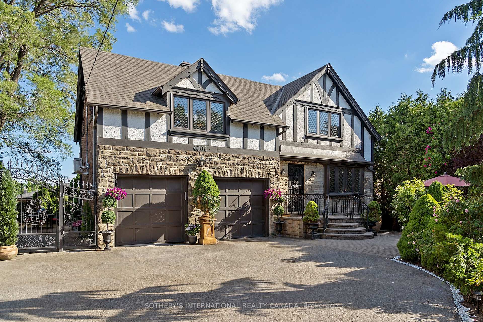Photo 3 of 4009 Bloor Street W, Etobicoke, Islington-City Centre West — HOMEH