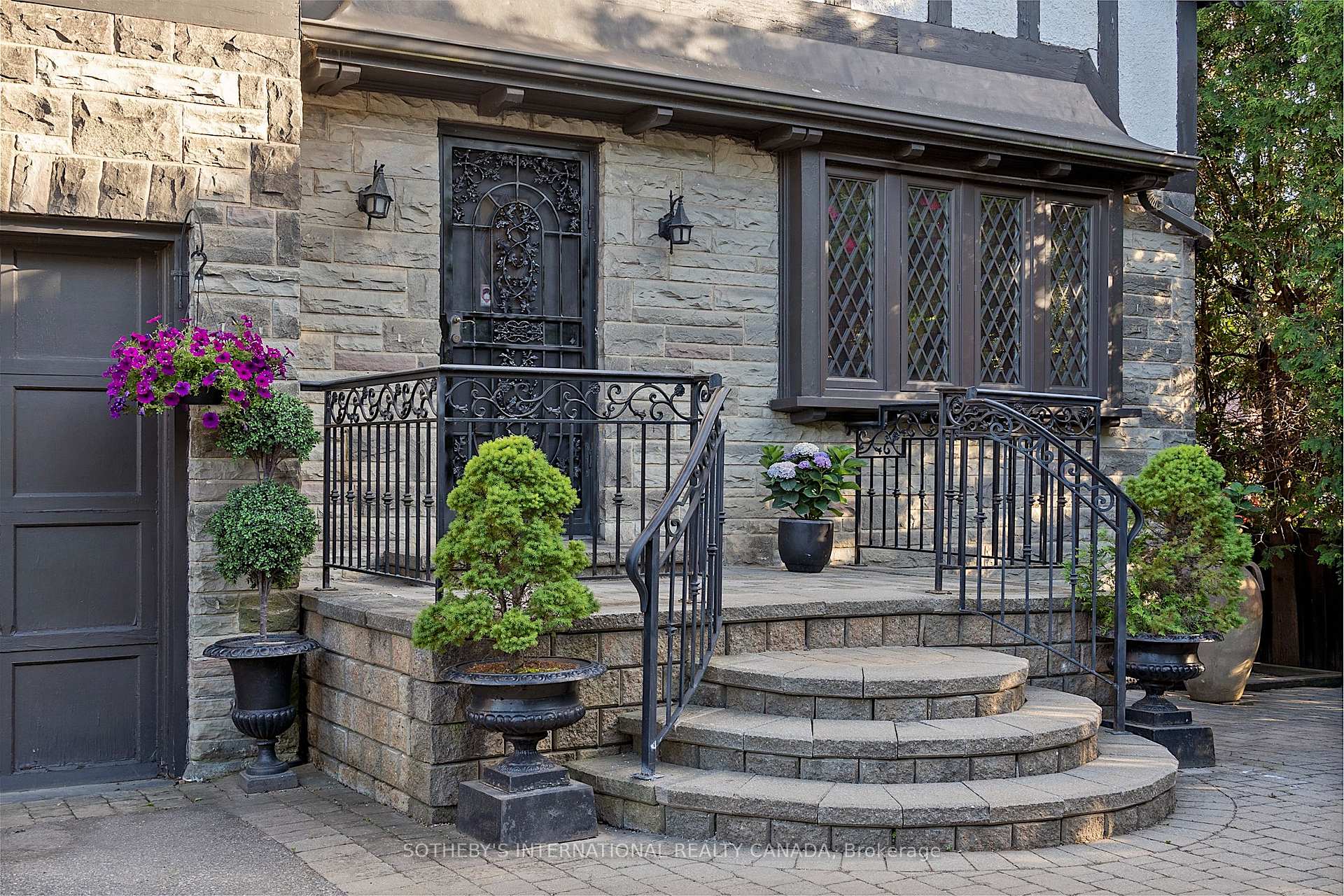Photo 5 of 4009 Bloor Street W, Etobicoke, Islington-City Centre West — HOMEH