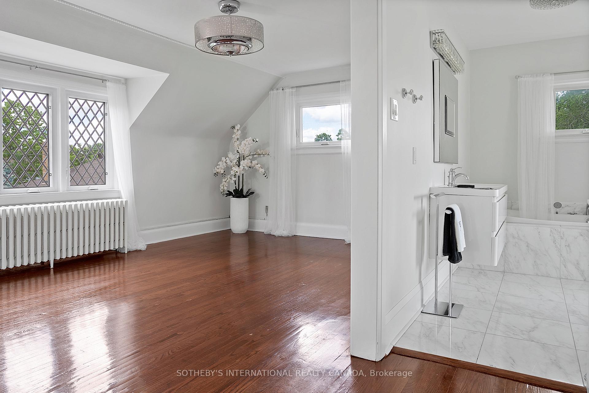 Photo 24 of 4009 Bloor Street W, Etobicoke, Islington-City Centre West — HOMEH