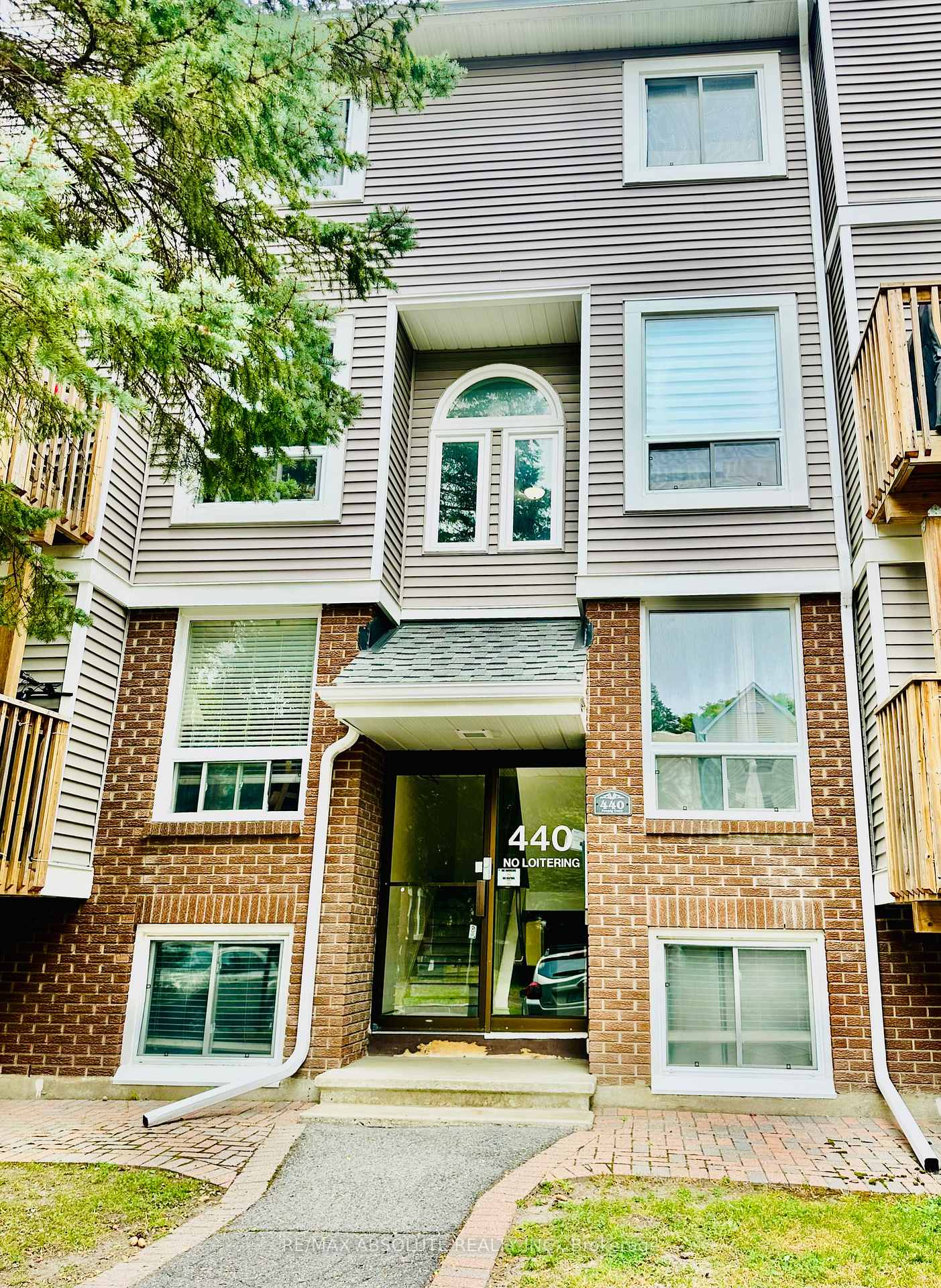Photo of Unit 1, 440 Fenerty Court W