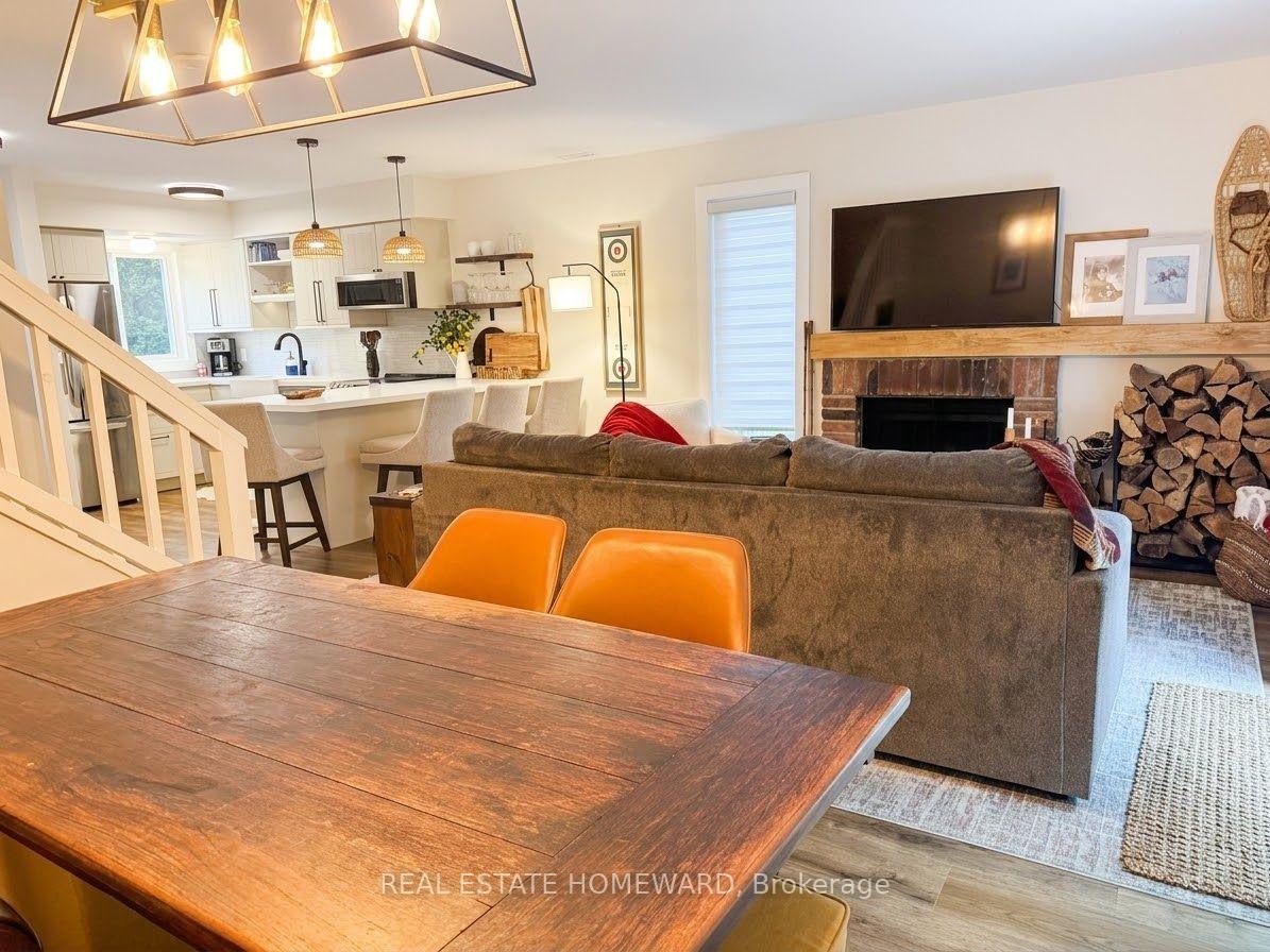 Photo 5 of 130 Escarpment Crescent, Collingwood — HOMEH